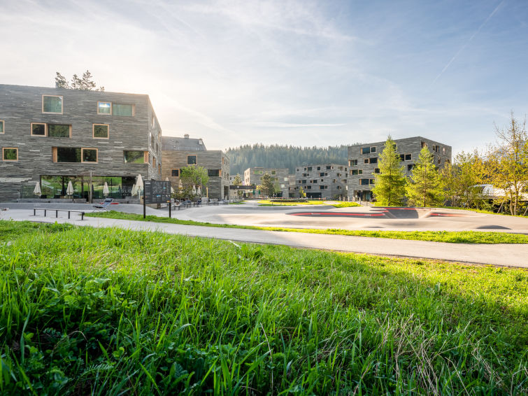 "Comfort", appartement 3-kamers 55 m2. Comfortabel en modern ingericht: woon-/eetkamer met Kabel-TV (Flatscreen TV). 1 2-pers. kamer. 1 kamer, zonder ramen met 2 bedden. Open keuken (oven, afwasmachin..