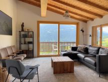 Casa Campanula: Ruim chalet voor 10 personen direct aan de skipiste van Laax - thumbnail 1