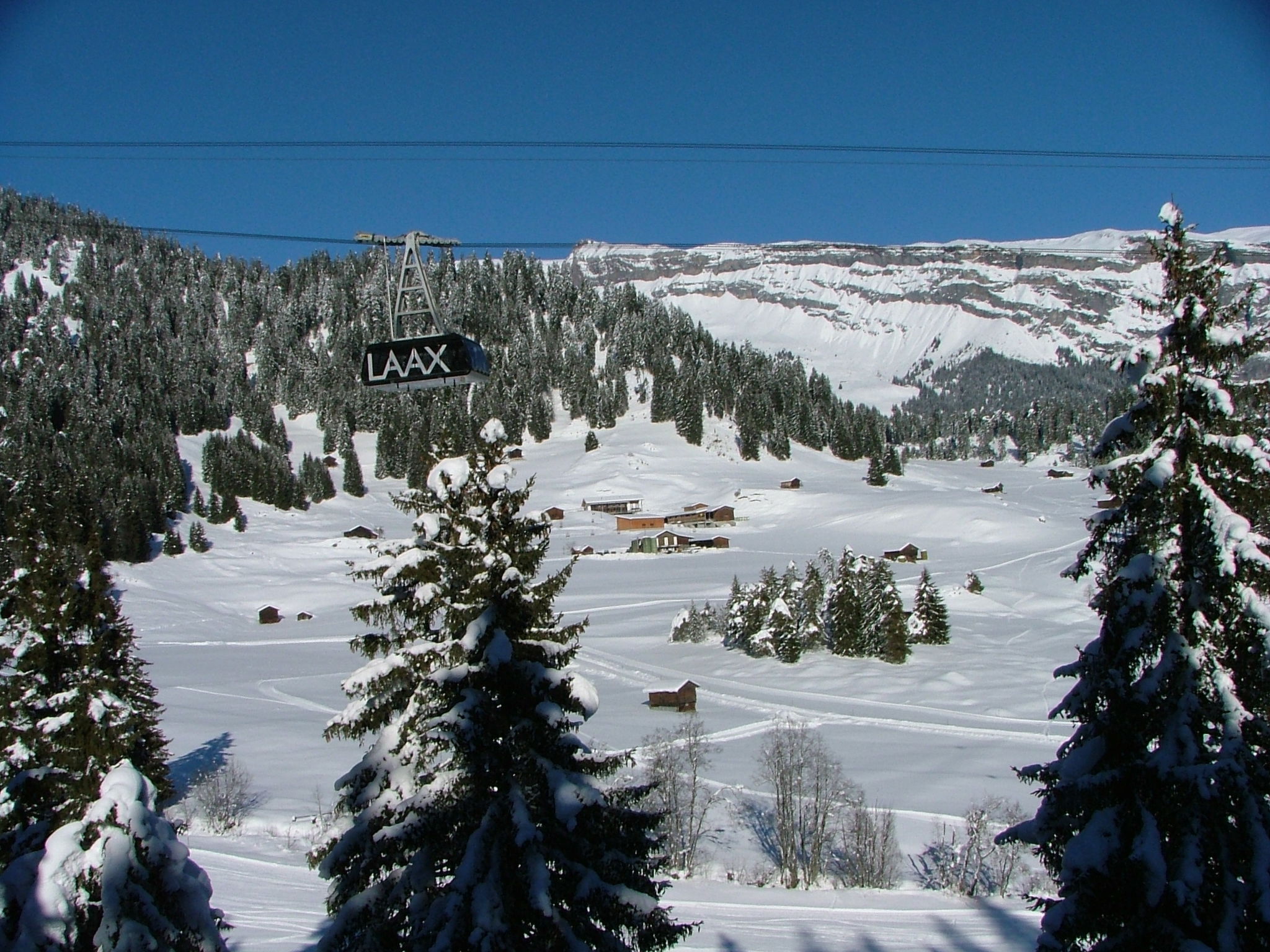 Photo of Ferien auf dem Bauernhof, (Laax Murschetg). 3.5 Zimmerwohnung
