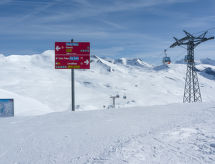 Ruim appartement voor 8 personen direct aan de skipiste in Laax Murschetg - thumbnail 2