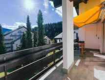 Casa Laret: Intiem bergappartement direct aan skipiste en meer in Laax - thumbnail 2