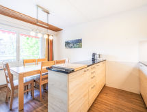 Pistezicht & bergluxe: 6-persoons appartement aan de skipiste in Laax - thumbnail 6