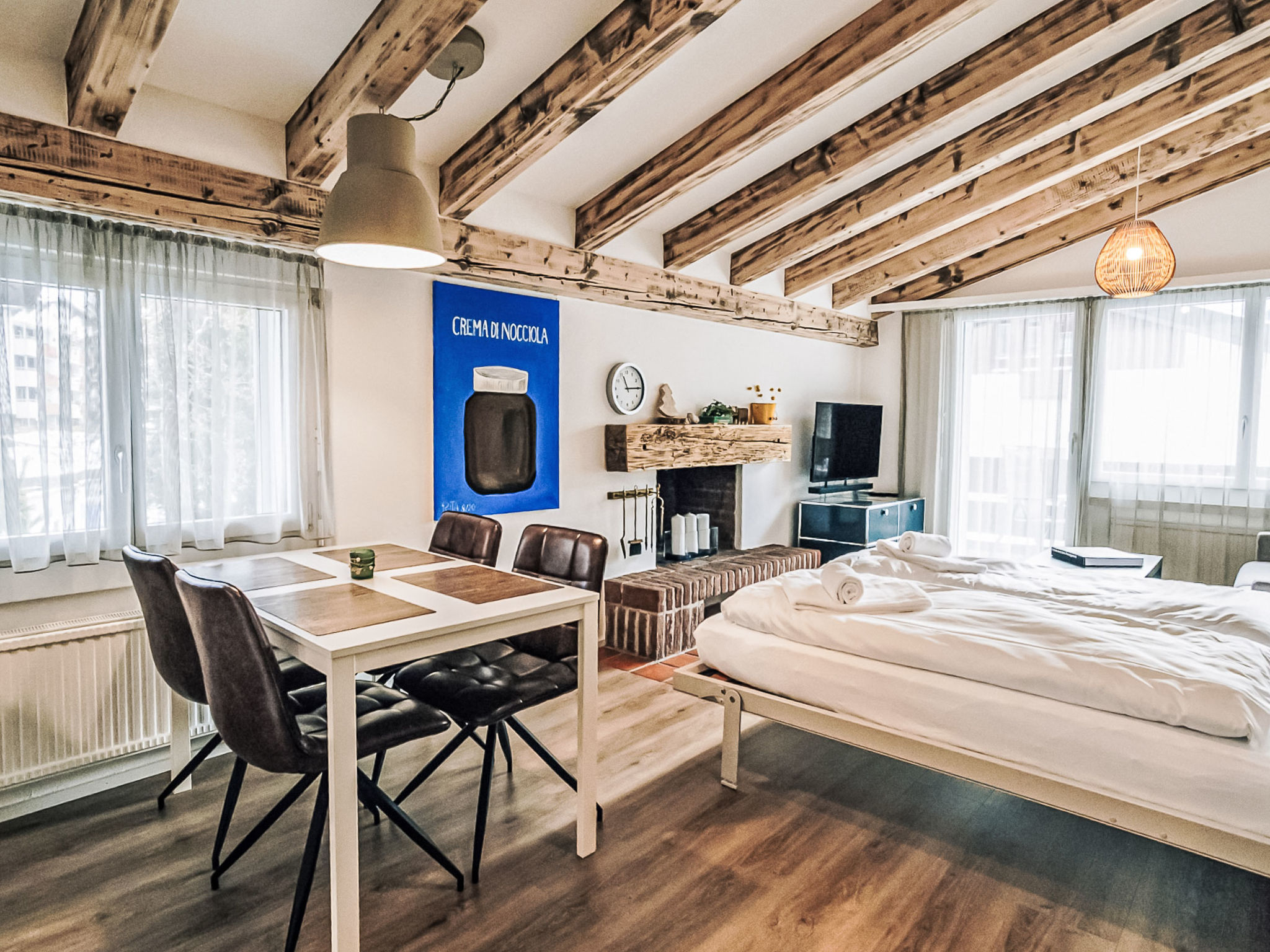 "Casa Partnun 2-9", appartement 1-kamer 37 m2, op de bovenste verdieping. Ruim en licht, afgeschuinde daken, comfortabel en mooi ingericht: open woon-/slaapkamer met 1 kastbed (160 cm, lengte 200 cm),..