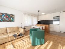 Appartement 50m² direct aan skipiste in Laax met uitzicht op bergen en meer - thumbnail 3