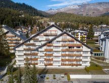 Appartement 50m² direct aan skipiste in Laax met uitzicht op bergen en meer - thumbnail 2