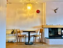 Compact studio-appartement direct aan de skipiste in Laax - thumbnail 6