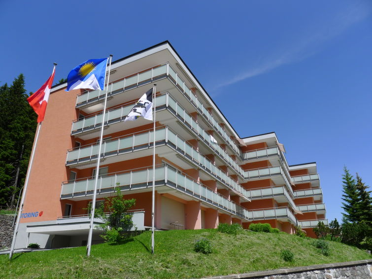 Appartement 1-kamer 28 m2 op de 3e verdieping. Gezellig ingericht: woon-/eetkamer met 2 kastbedden, Sat-TV en radio. Uitgang naar het balkon. Kookhoek (3-pits kookplaat, oven). Zitbad/WC. Balkon, op h..