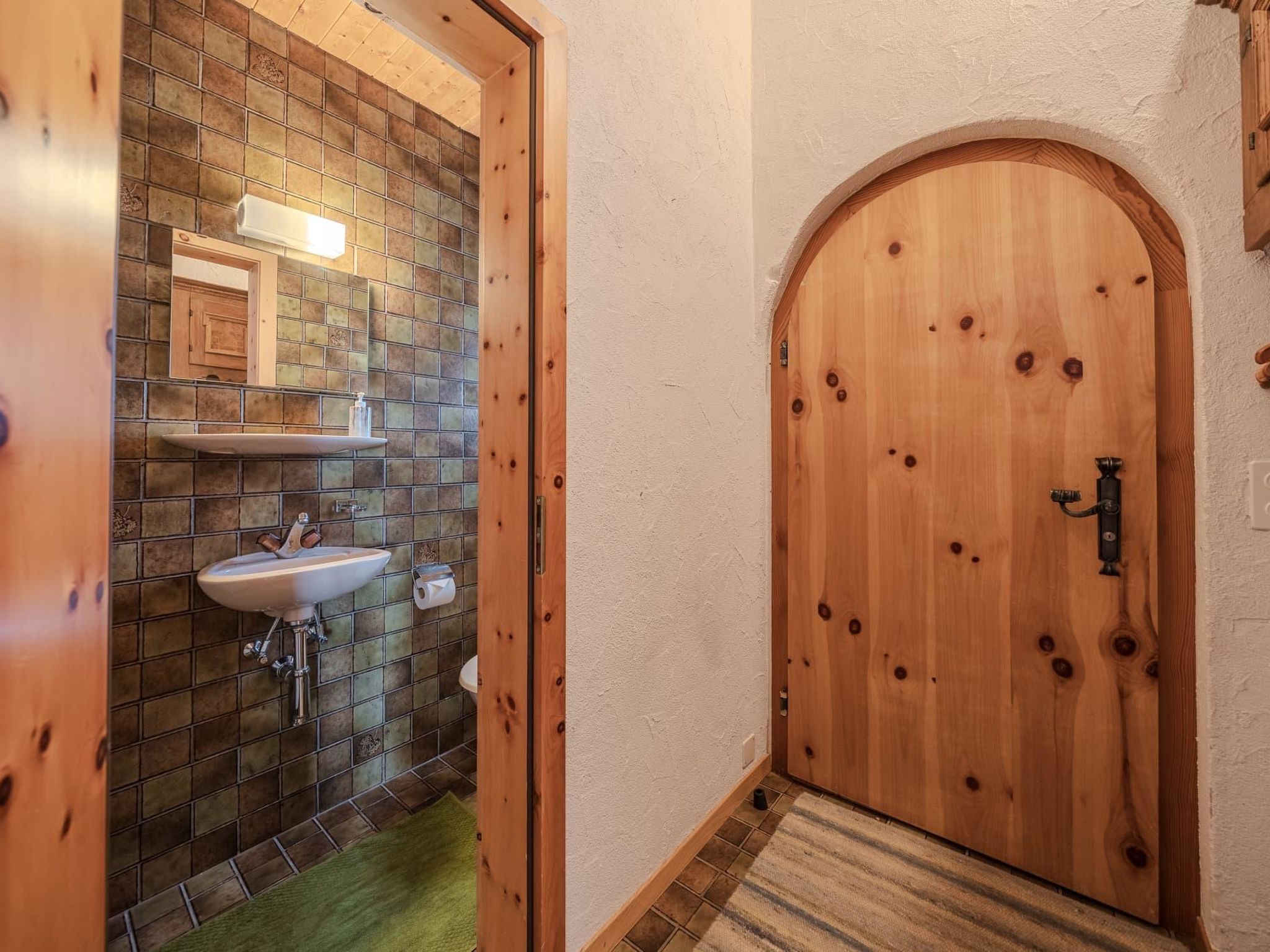 Photo of Chalet Marmotta 2 by Arosa Vacations Ferienhaus, Dusche und Bad, WC, 3 Schlafräu