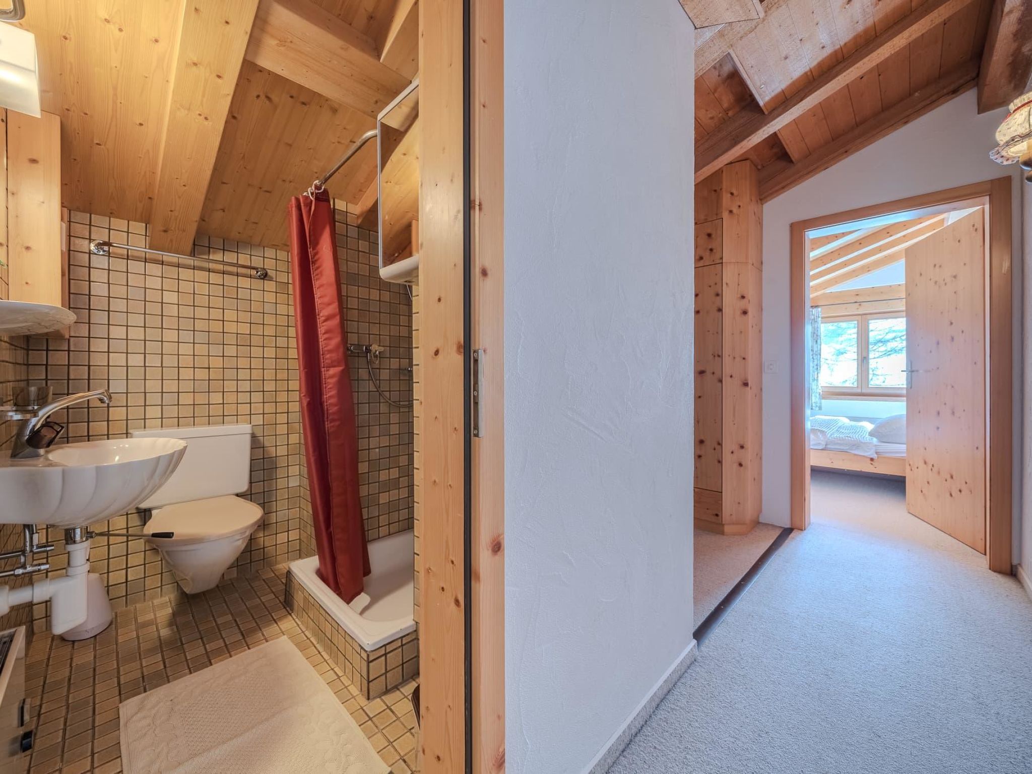 Photo of Chalet Marmotta 2 by Arosa Vacations Ferienhaus, Dusche und Bad, WC, 3 Schlafräu