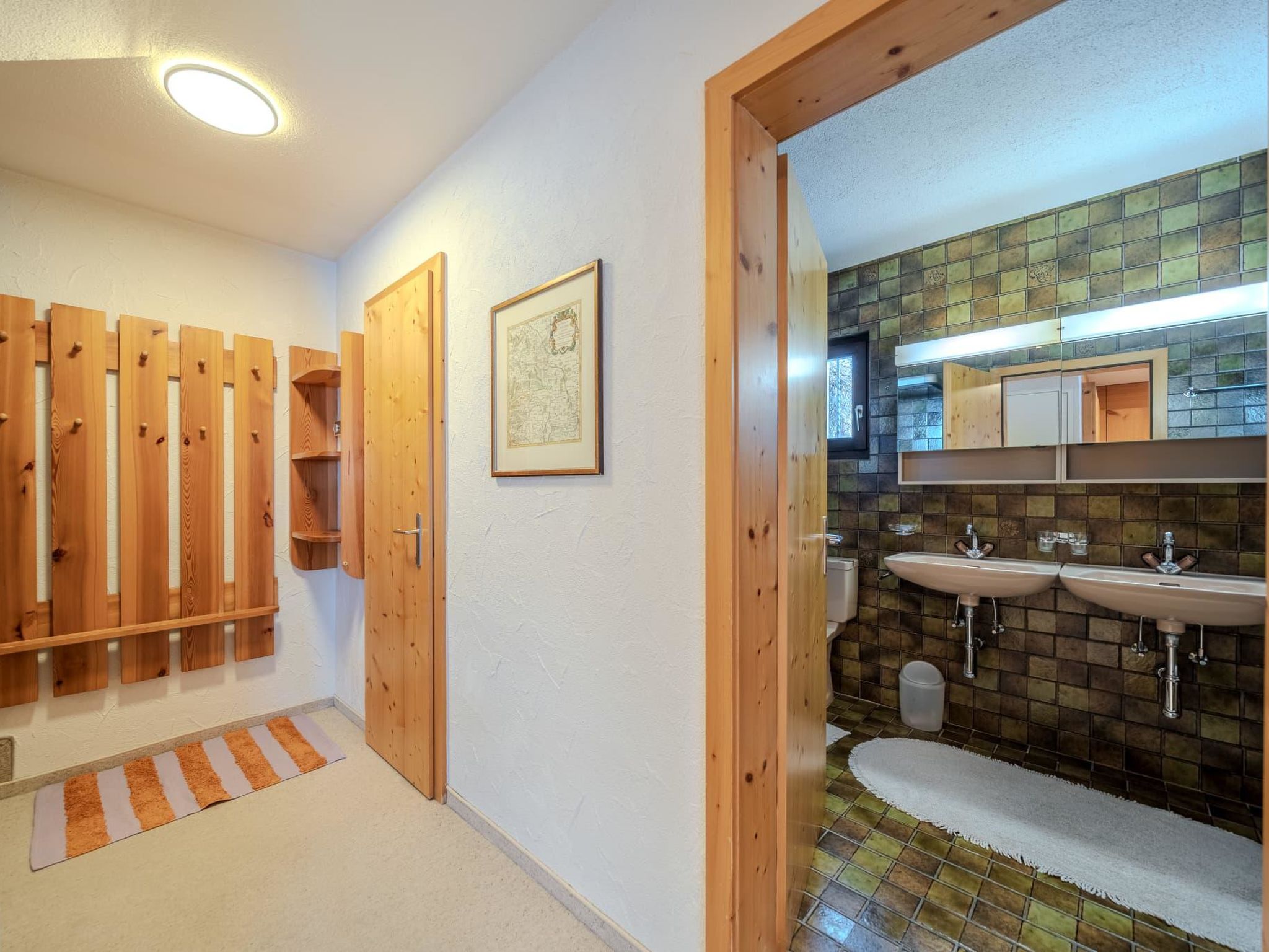 Photo of Chalet Marmotta 2 by Arosa Vacations Ferienhaus, Dusche und Bad, WC, 3 Schlafräu
