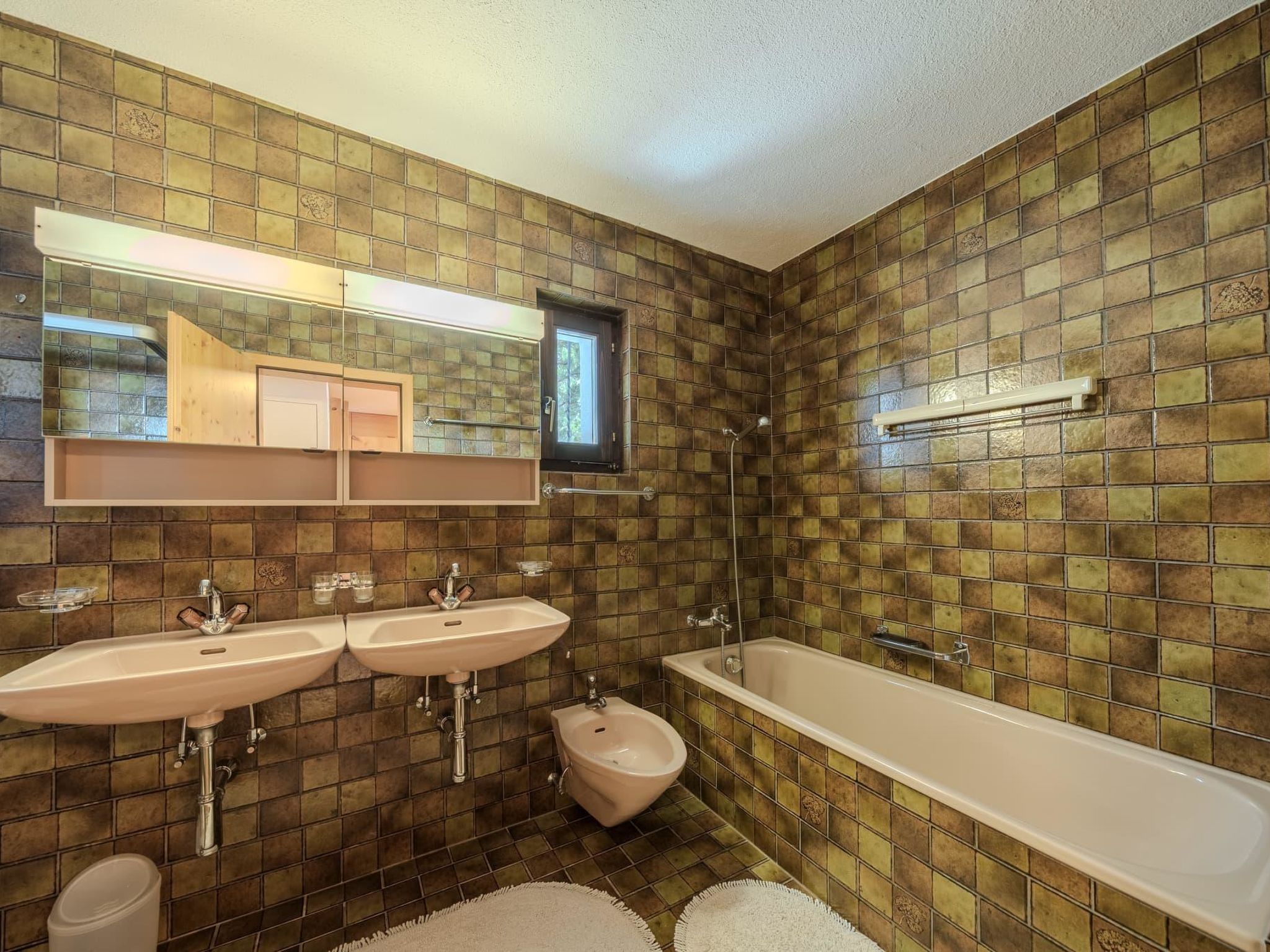 Photo of Chalet Marmotta 2 by Arosa Vacations Ferienhaus, Dusche und Bad, WC, 3 Schlafräu