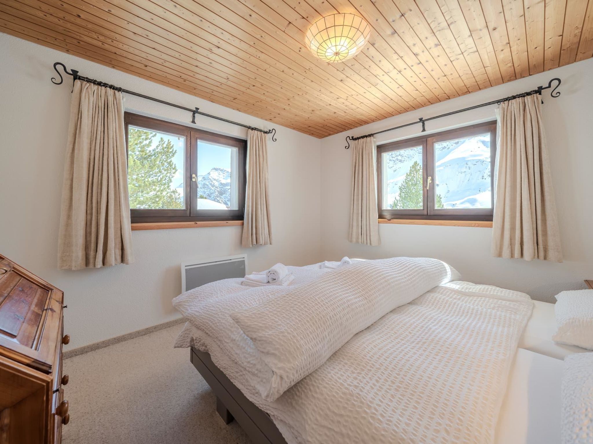 Photo of Chalet Marmotta 2 by Arosa Vacations Ferienhaus, Dusche und Bad, WC, 3 Schlafräu