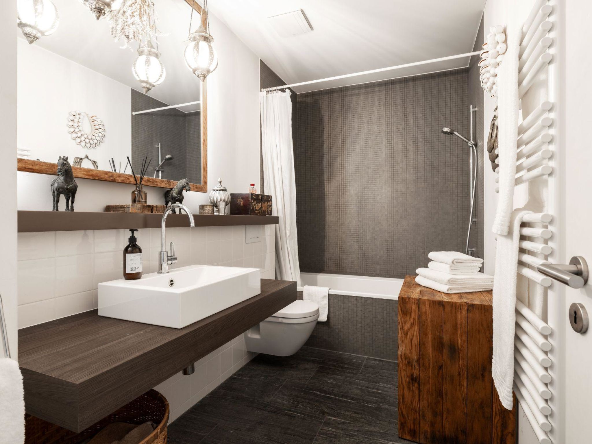 Photo of Church Hill by Arosa Holiday Appartement/Fewo, Dusche und Bad, WC, 6-Bettwohnung