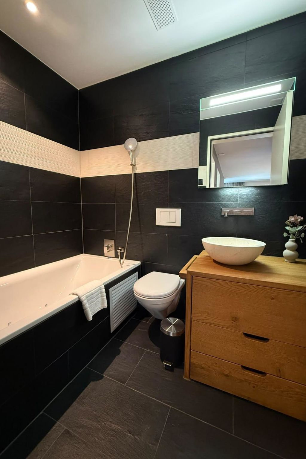 Photo of Eden Alpine by Arosa Holiday Appartement/Fewo, Badewanne, 2 Schlafräume