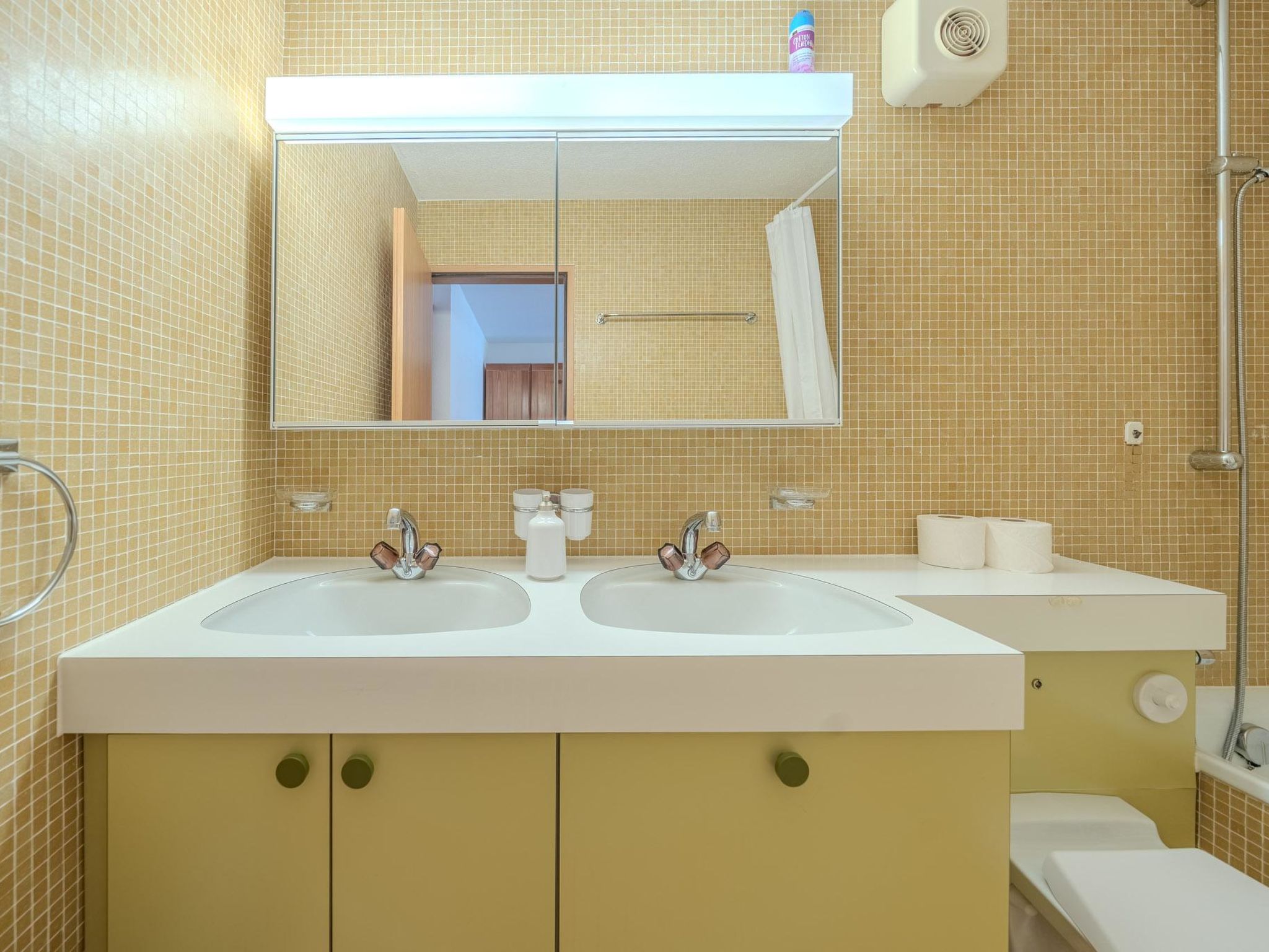 Photo of Rehwiesa A11 by Arosa Vacations Appartement/Fewo, Dusche und Bad, WC, 1 Schlafra