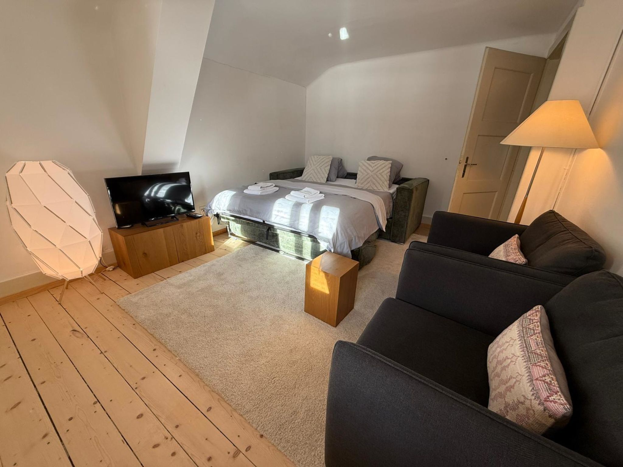 Photo of Pradella 2 by Arosa Holiday Studio, Dusche und Badewanne, 4-Bettwohnung
