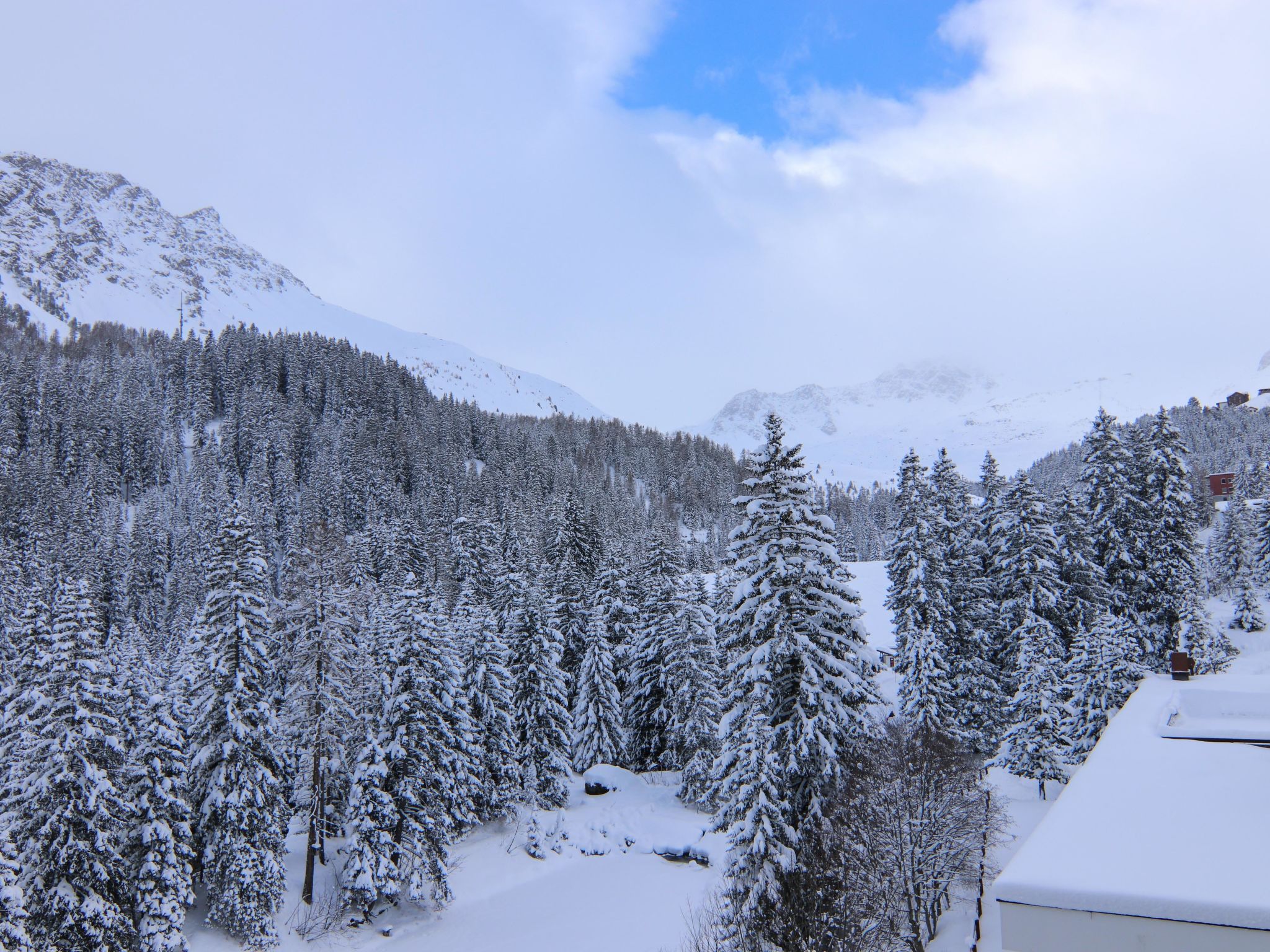 Photo of Rothornblick 50 by Arosa Holiday Appartement/Fewo, Badewanne, 6-Bettwohnung