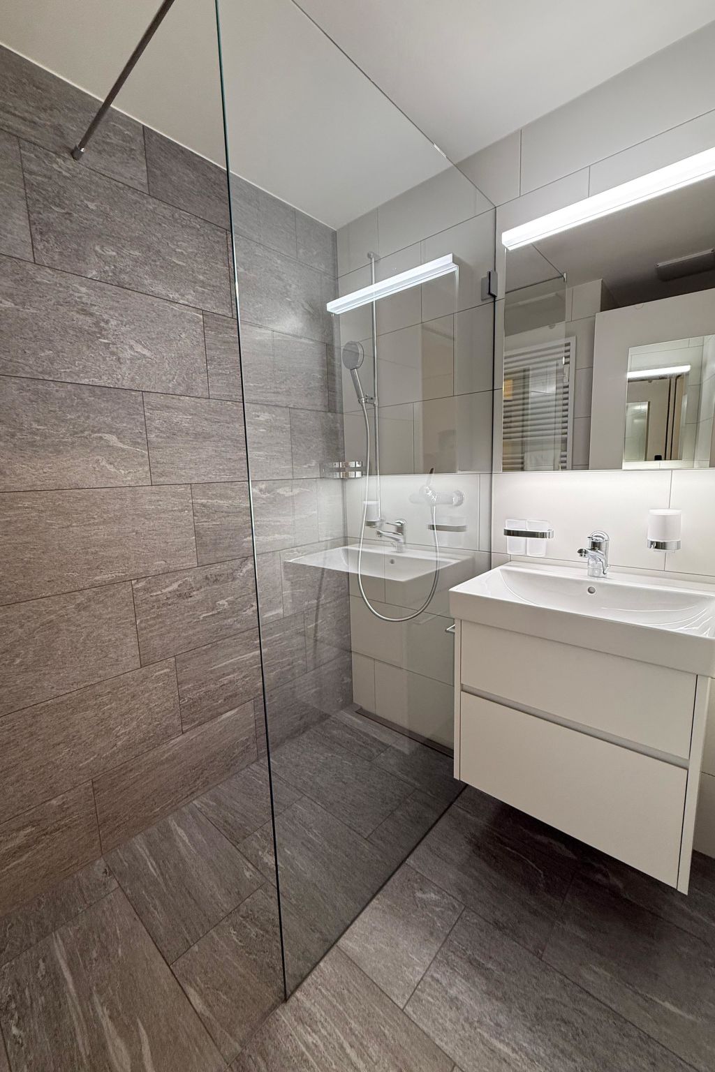 Photo of Irmella 9 by Arosa Holiday Appartement/Fewo, Dusche oder Bad, WC, 3-Bettwohnung