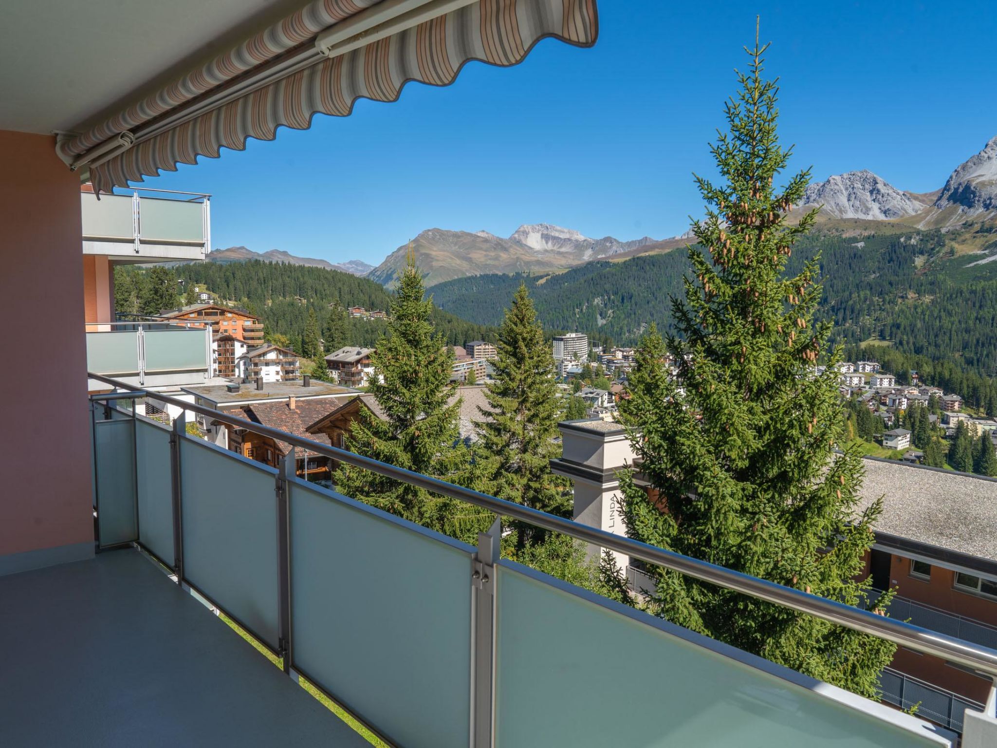 Photo of Praktische Wohnung an grossartiger Lage mit Blick