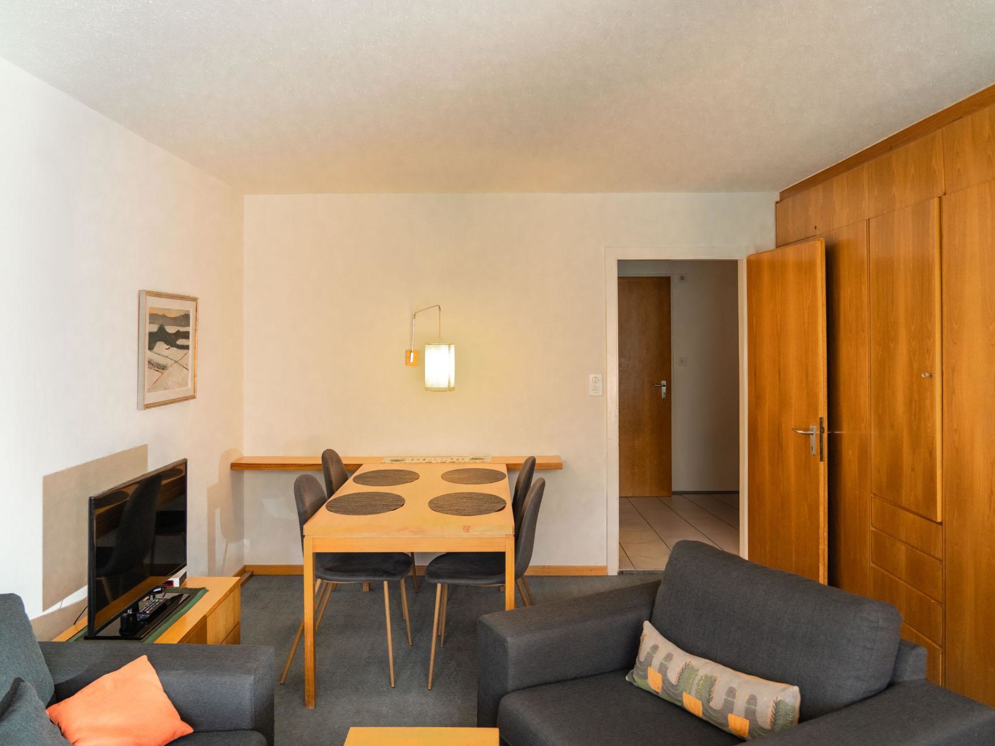 Photo of Praktische Wohnung an grossartiger Lage mit Blick