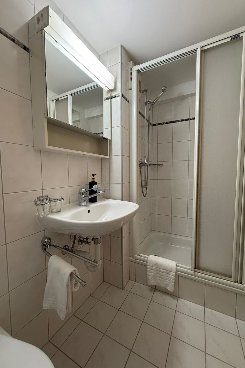 Photo of Hermann 3 by Arosa Holiday Appartement/Fewo, Dusche und Bad, WC, 8-Bettwohnung