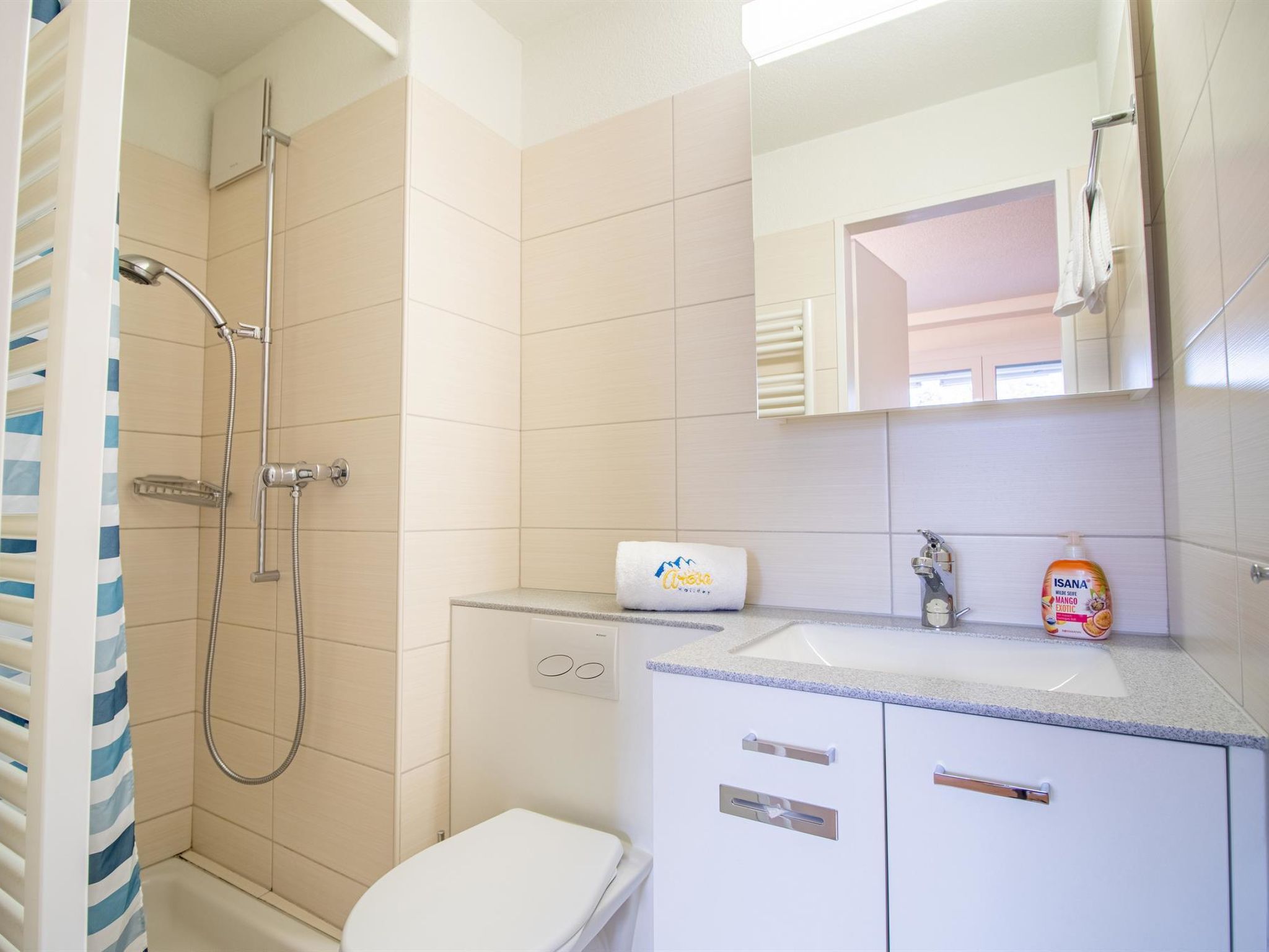 Photo of Waldhof 4 by Arosa Holiday Appartement/Fewo, Dusche, WC, 2-Bettwohnung Waldhof 4