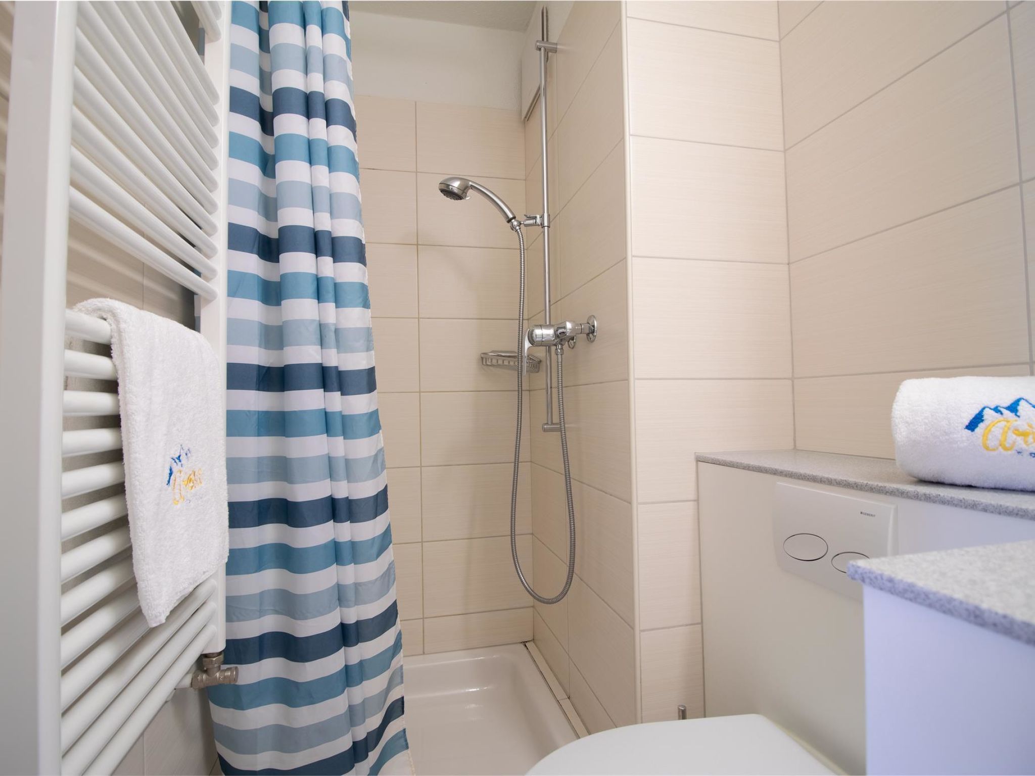 Photo of Waldhof 4 by Arosa Holiday Appartement/Fewo, Dusche, WC, 2-Bettwohnung Waldhof 4