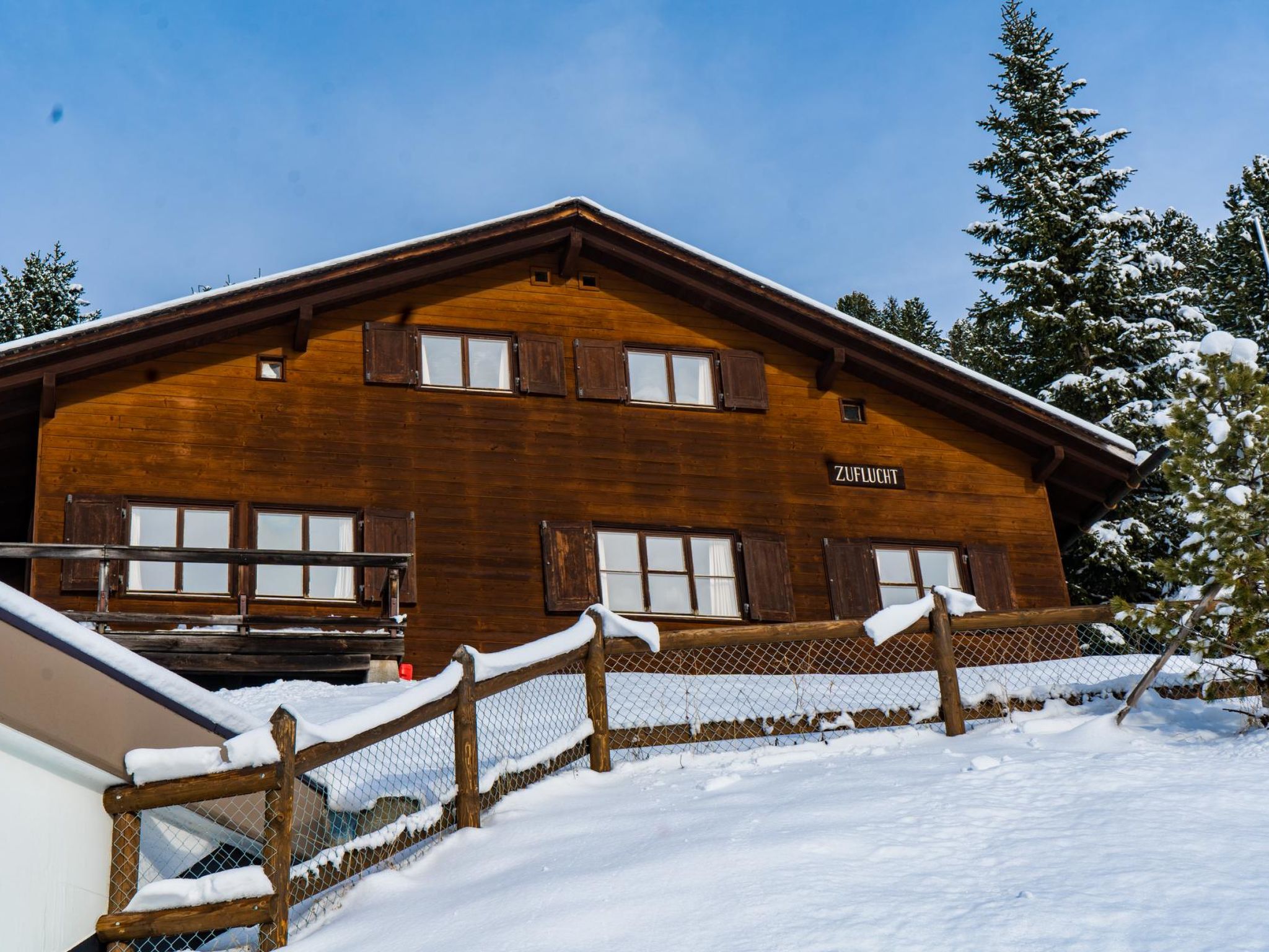 Photo of 6-Zimmer Liebhaber Chalet, 150m2 mit Terrasse
