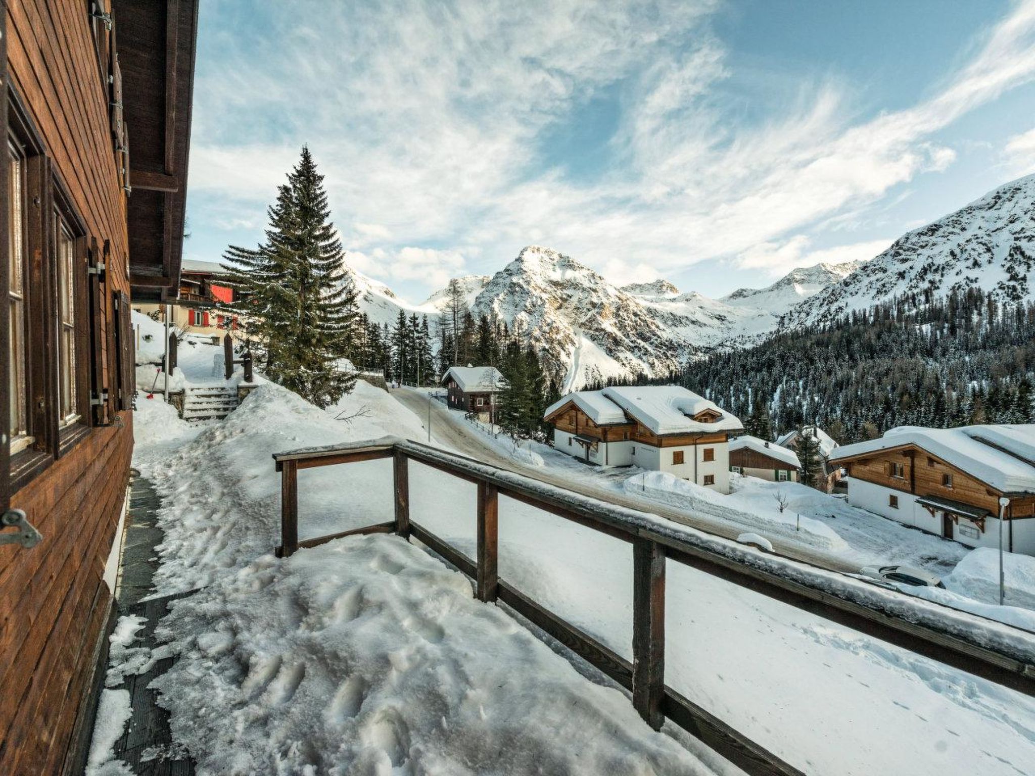 Photo of 6-Zimmer Liebhaber Chalet, 150m2 mit Terrasse