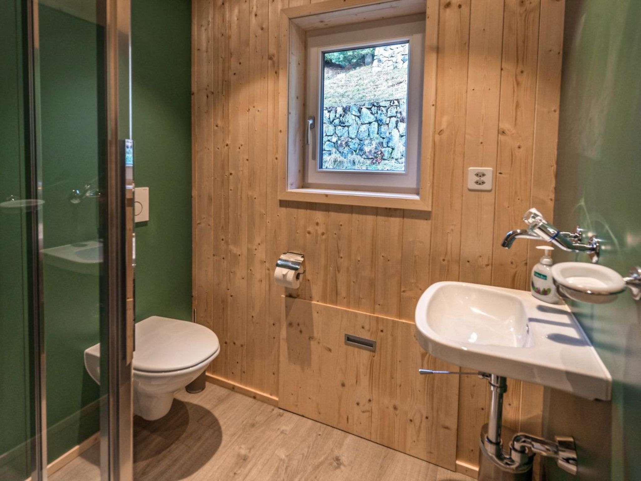 Photo of 6-Zimmer Liebhaber Chalet, 150m2 mit Terrasse