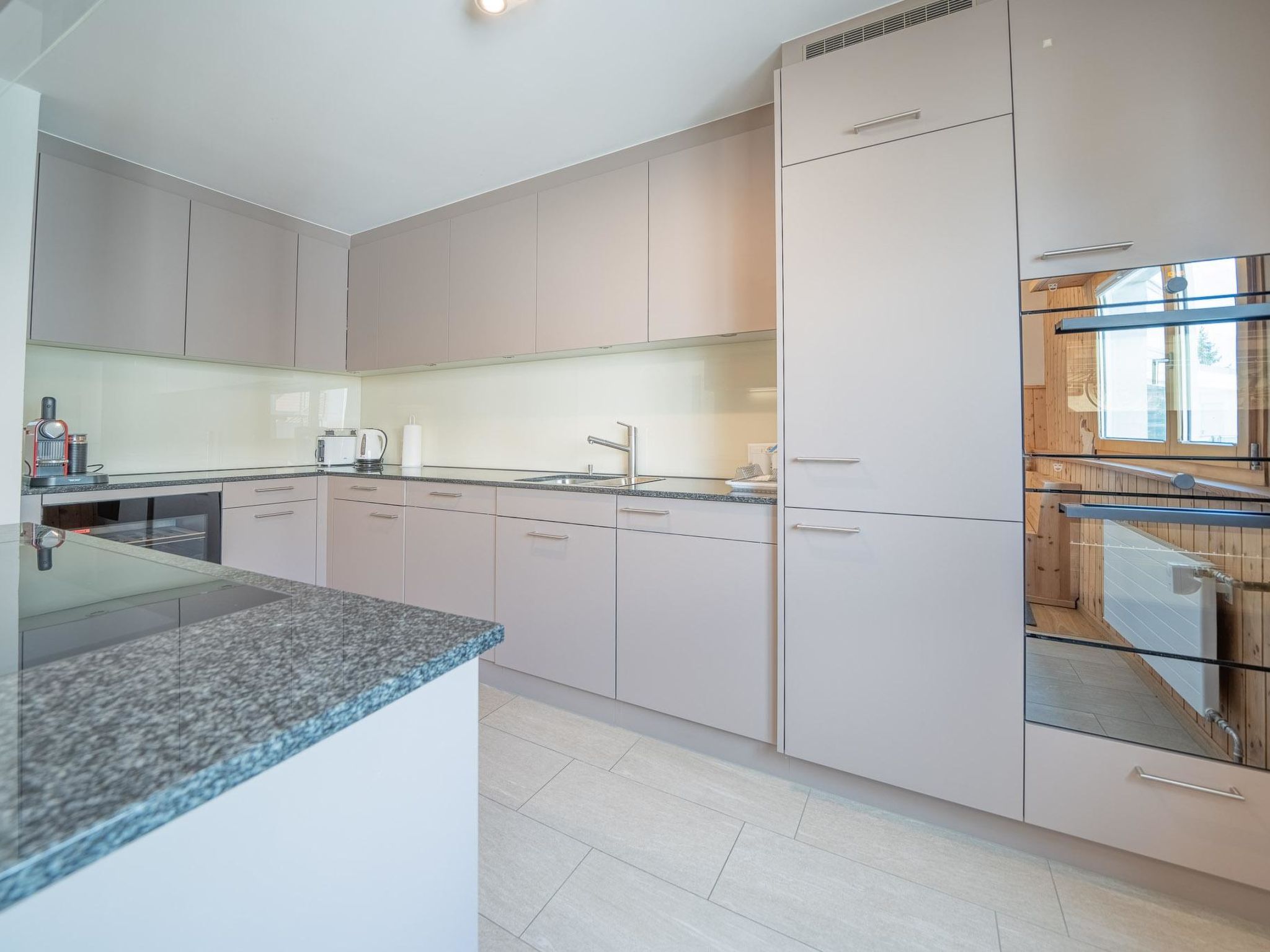 Photo of Viktoria A44 by Arosa Vacations Appartement/Fewo, Dusche und Badewanne, 2 Schlaf