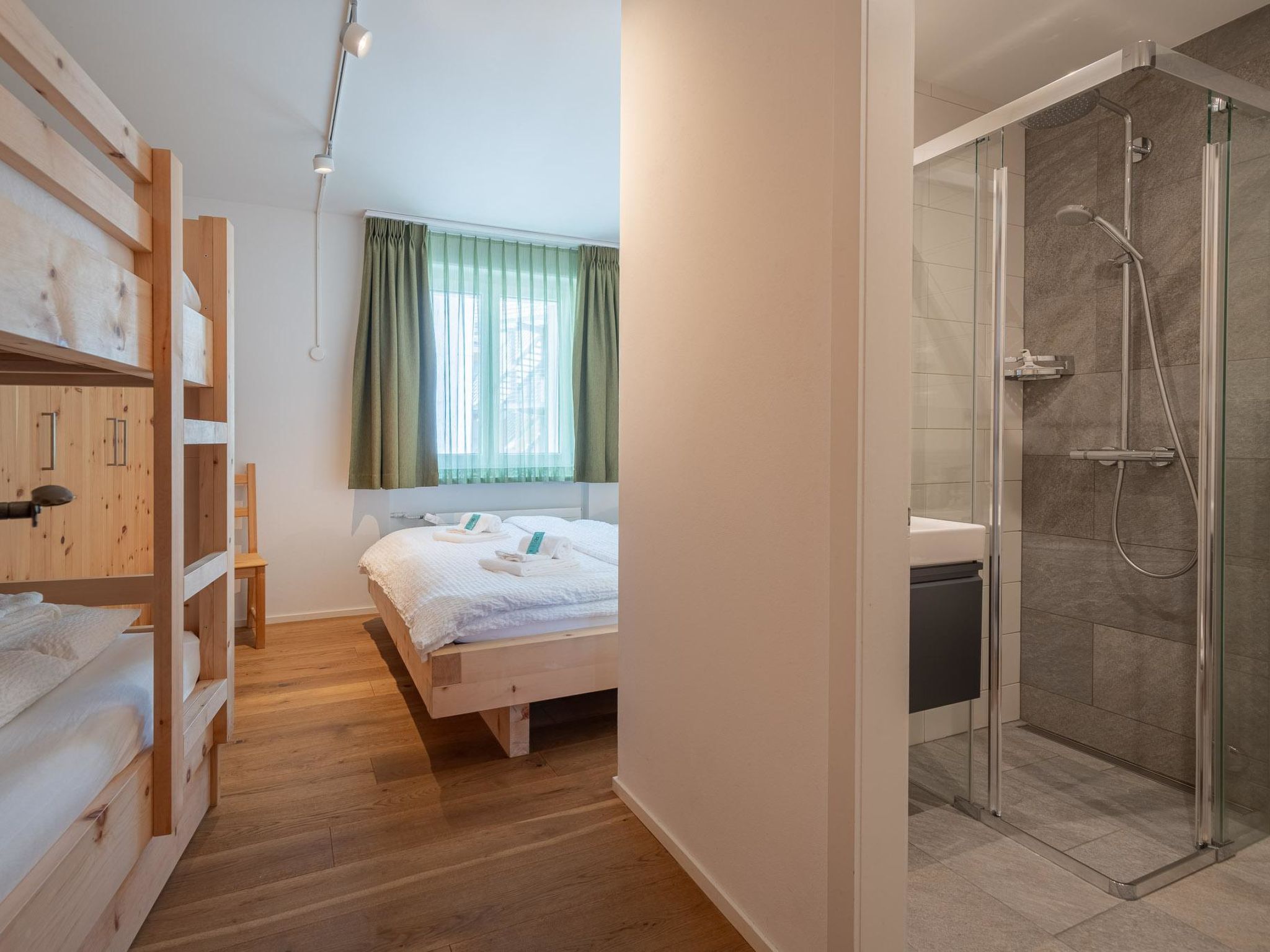 Photo of Viktoria A44 by Arosa Vacations Appartement/Fewo, Dusche und Badewanne, 2 Schlaf