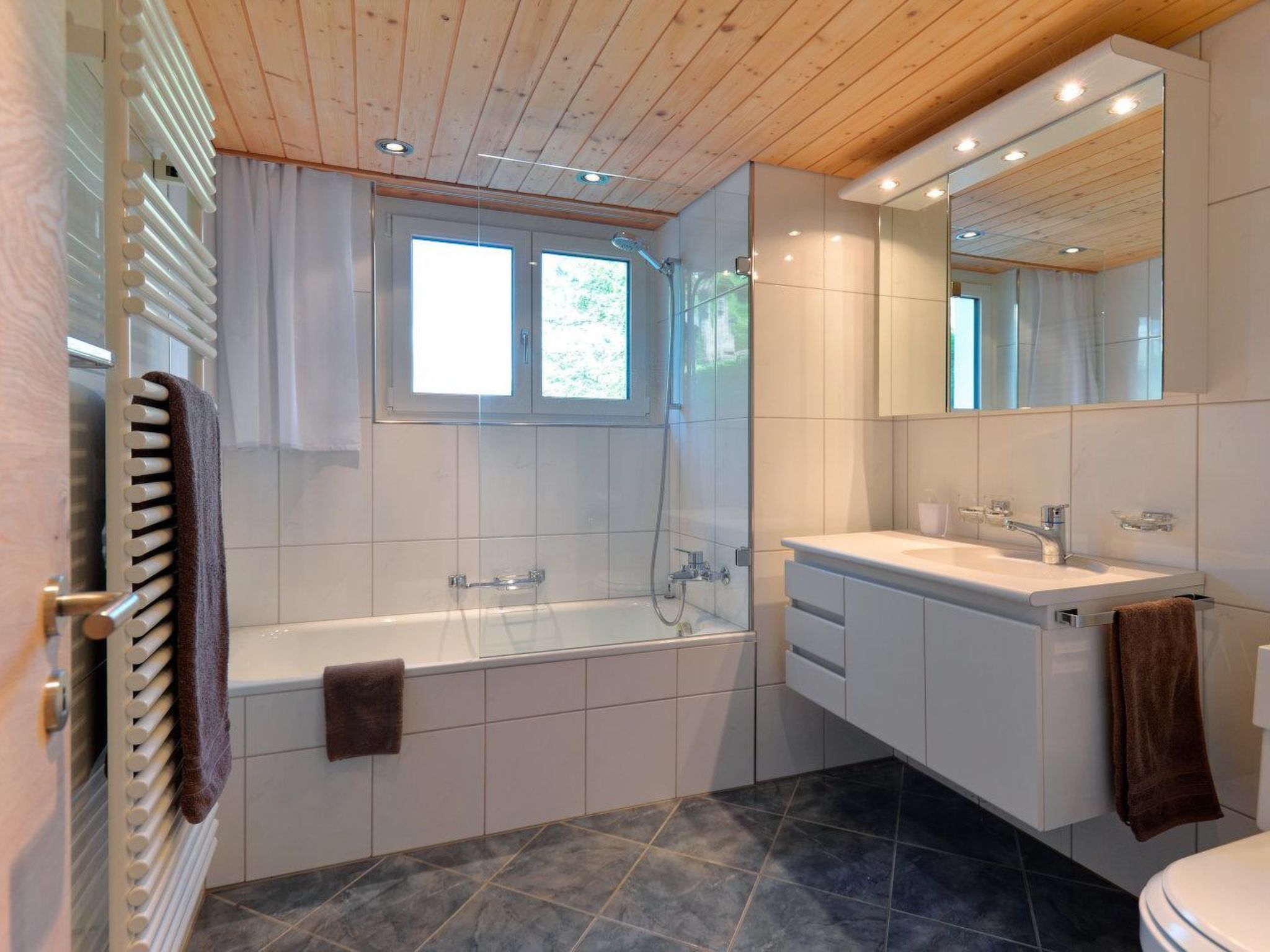 Photo of Chalet-Ferienwohnung mit Terrasse, 1 Schlafzimmer