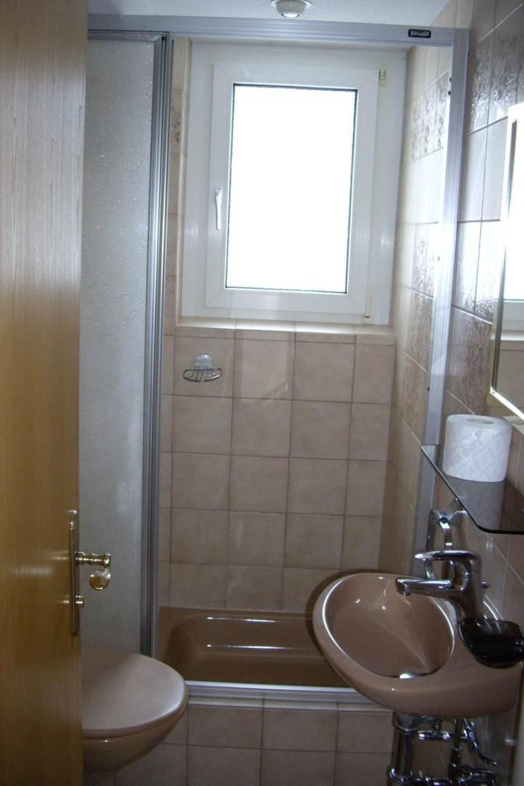 Photo of Sunnybank / 3. St. Appartement/Fewo, Dusche und Bad, WC, 10-Bettwohnung