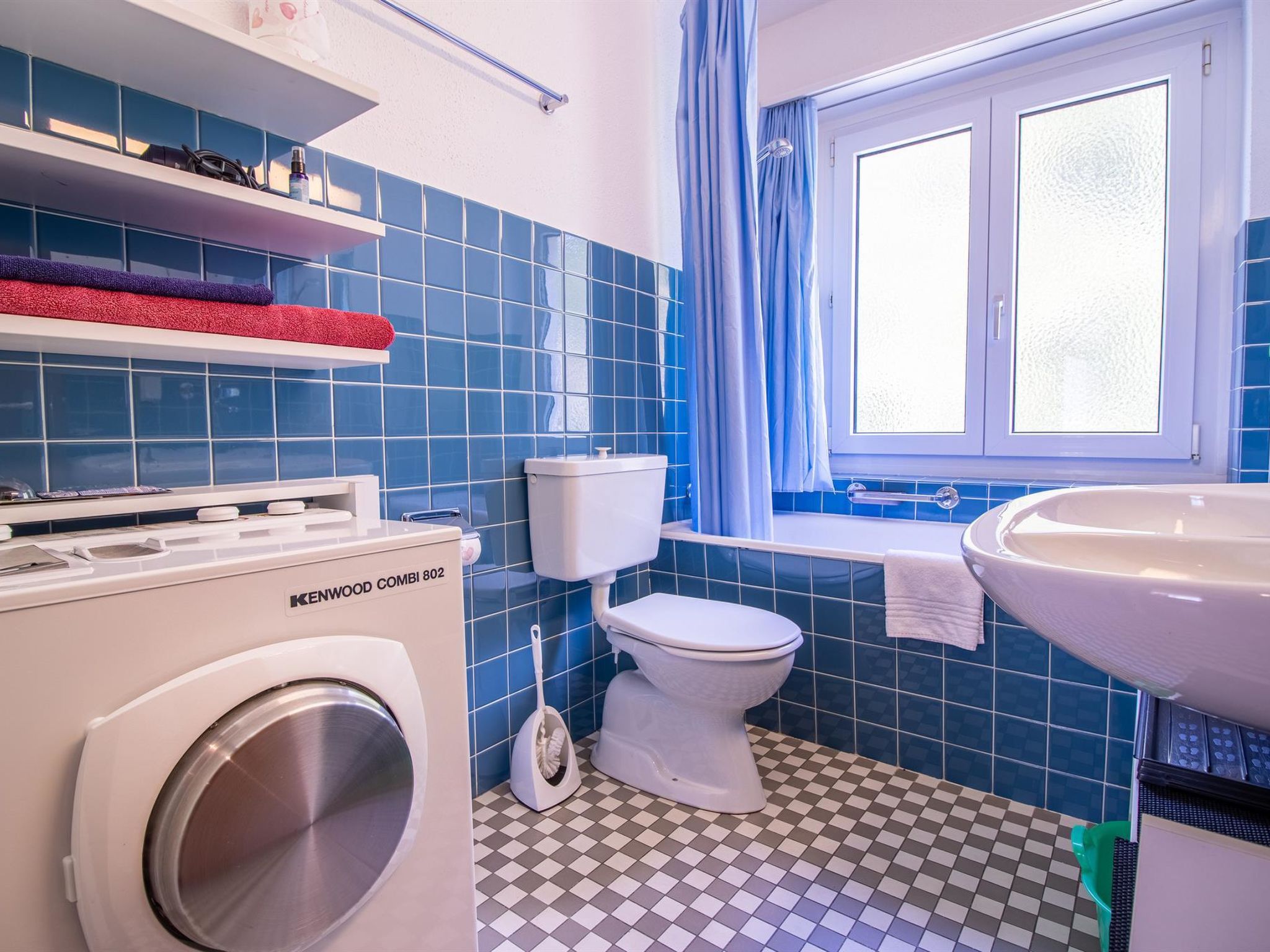 Photo of Utoring 412 by Arosa Holiday Appartement/Fewo, Dusche oder Bad, WC, 4-Bettwohnun