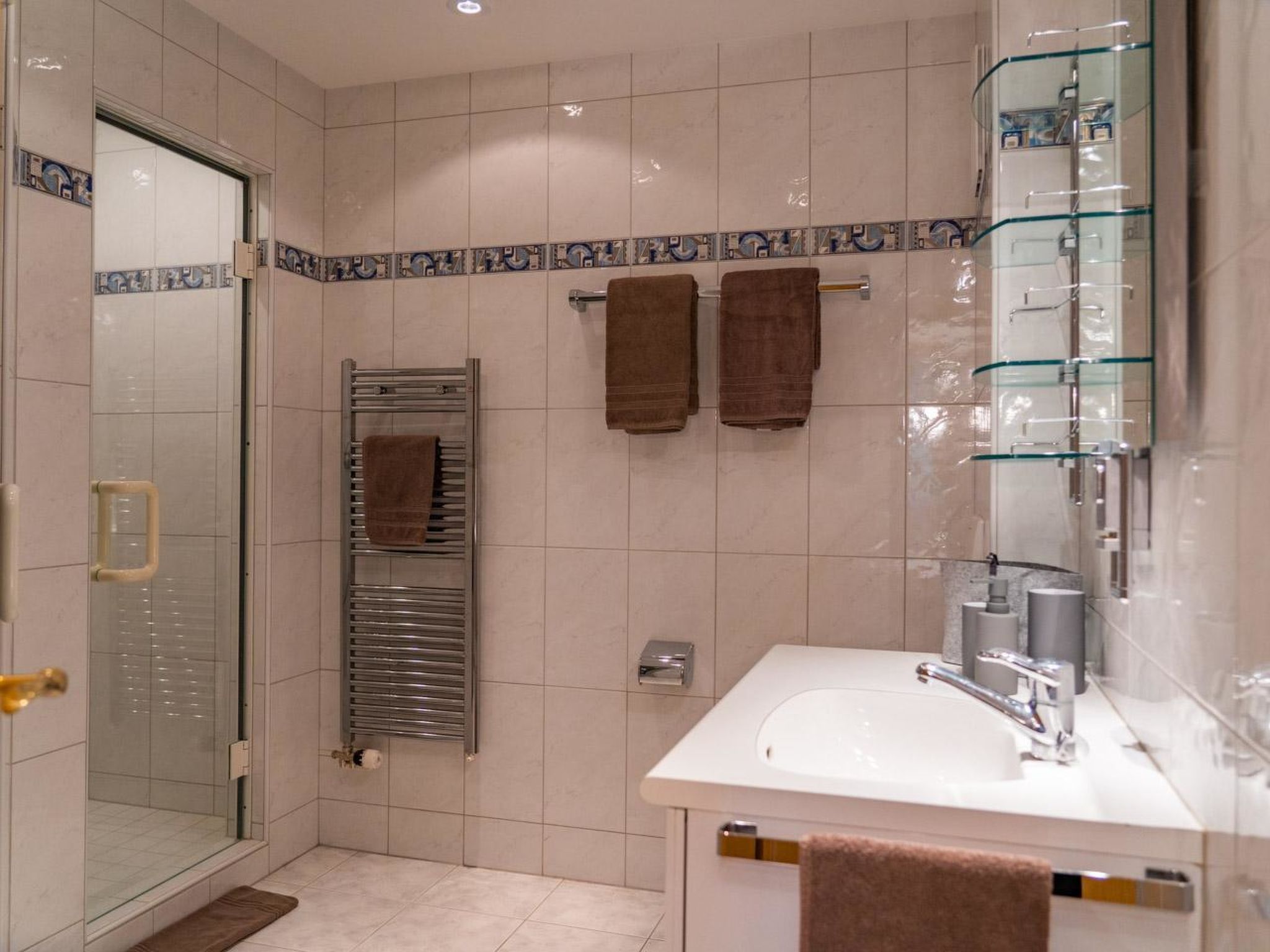 Photo of 3.5 Zimmer Wohnung mit Südbalkon, 4 Betten