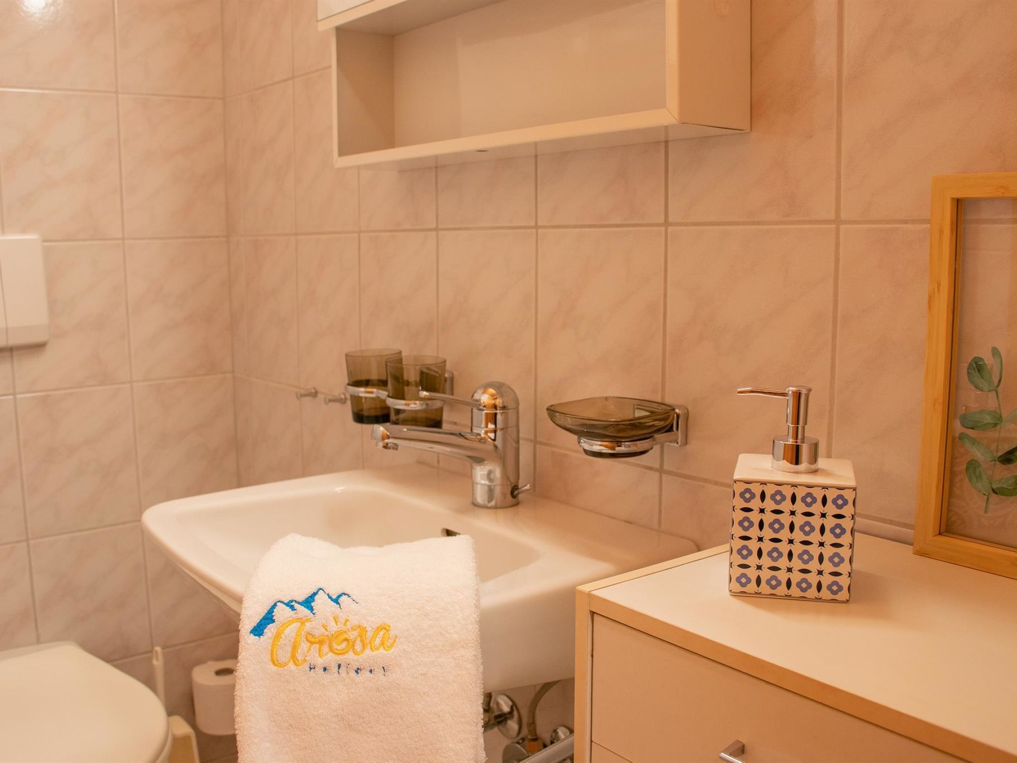 Photo of Furkablick Yvonne by Arosa Holiday Appartement/Fewo, Bad, WC Furkablick Yvonnne
