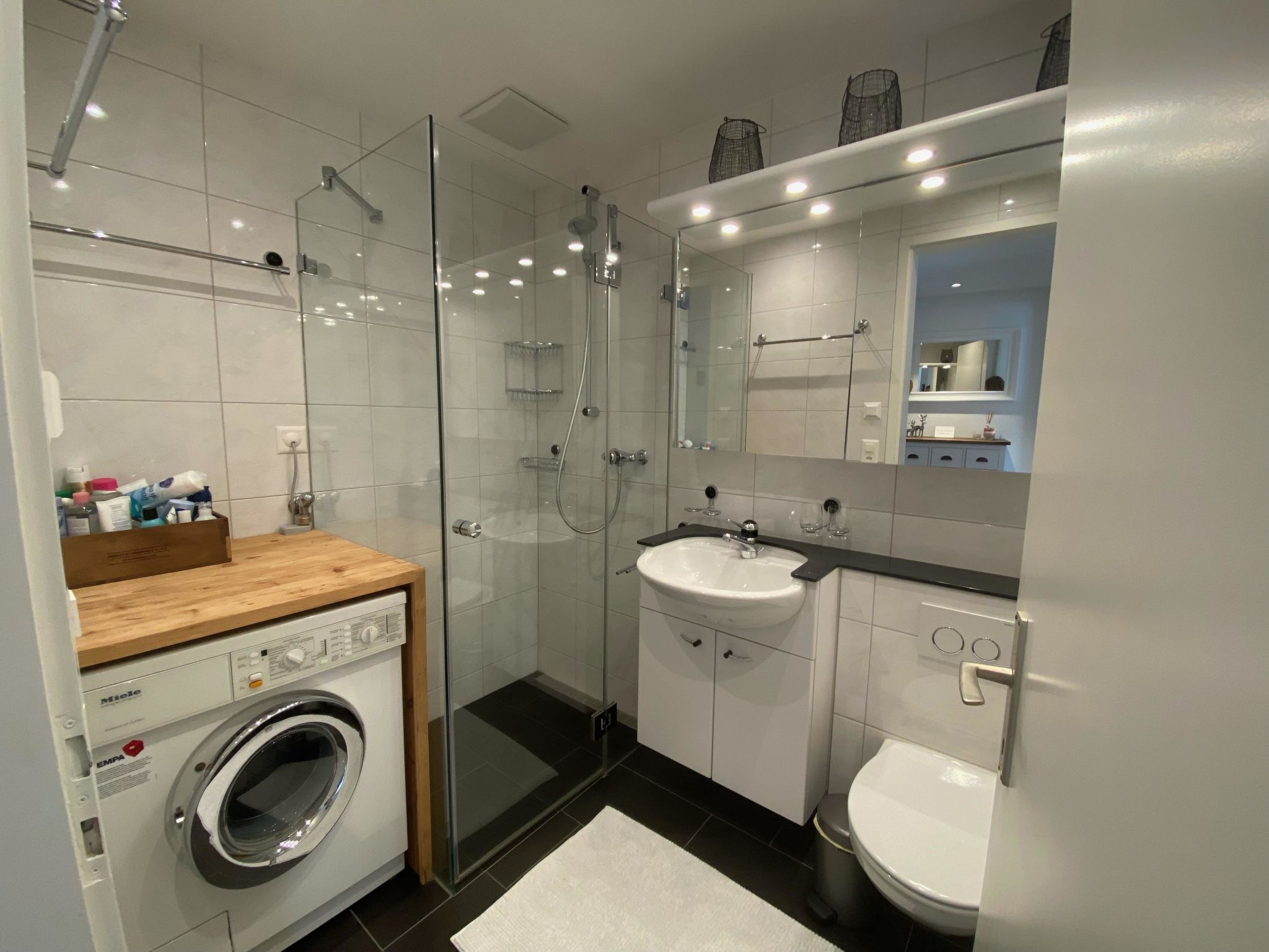 Photo of Viktoria A39 by Arosa Holiday Appartement/Fewo, Dusche, WC, 6-Bettwohnung