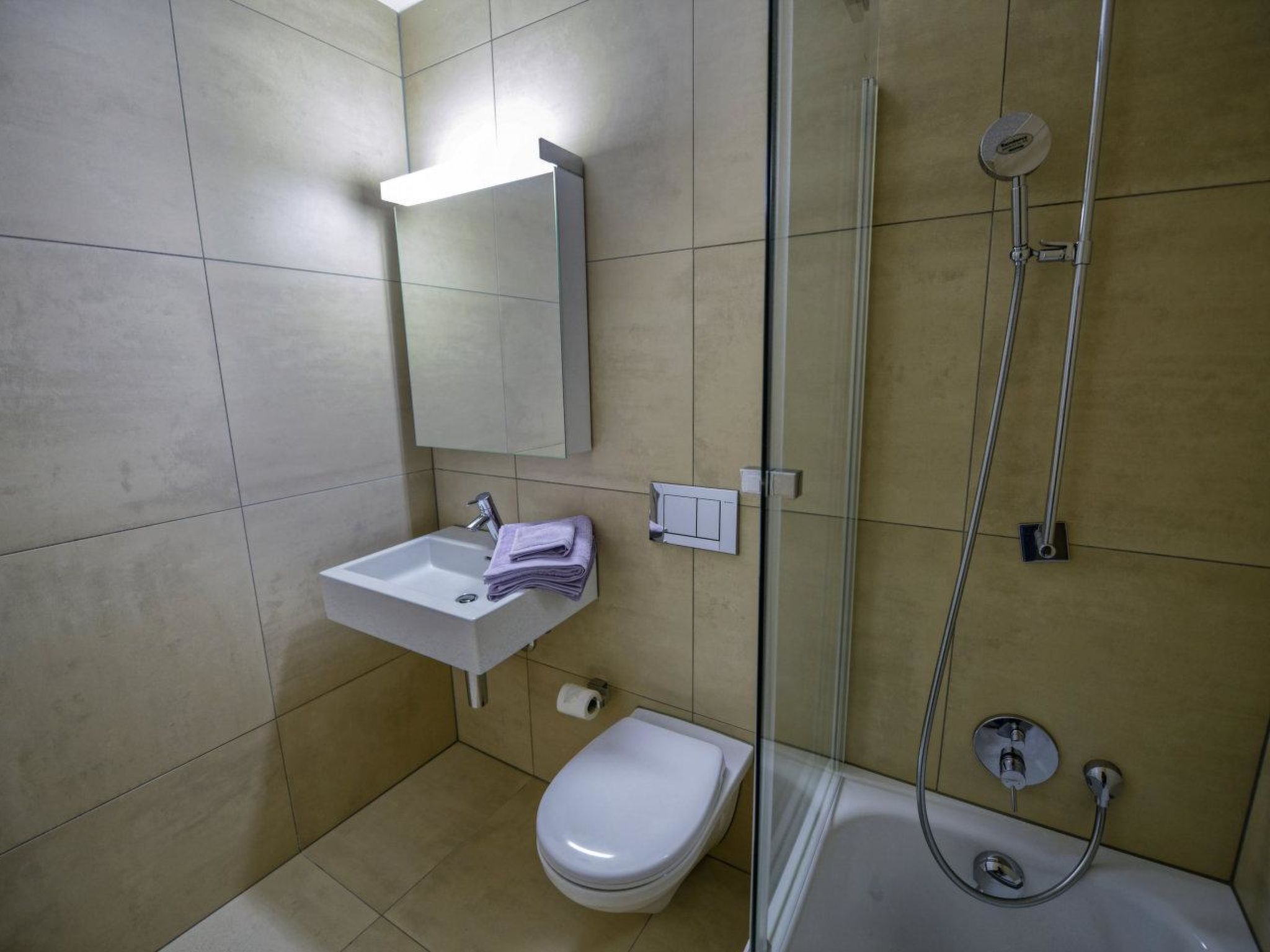 80m2 Luxus-Apartment mit Balkon, 4 Betten - Dedans
