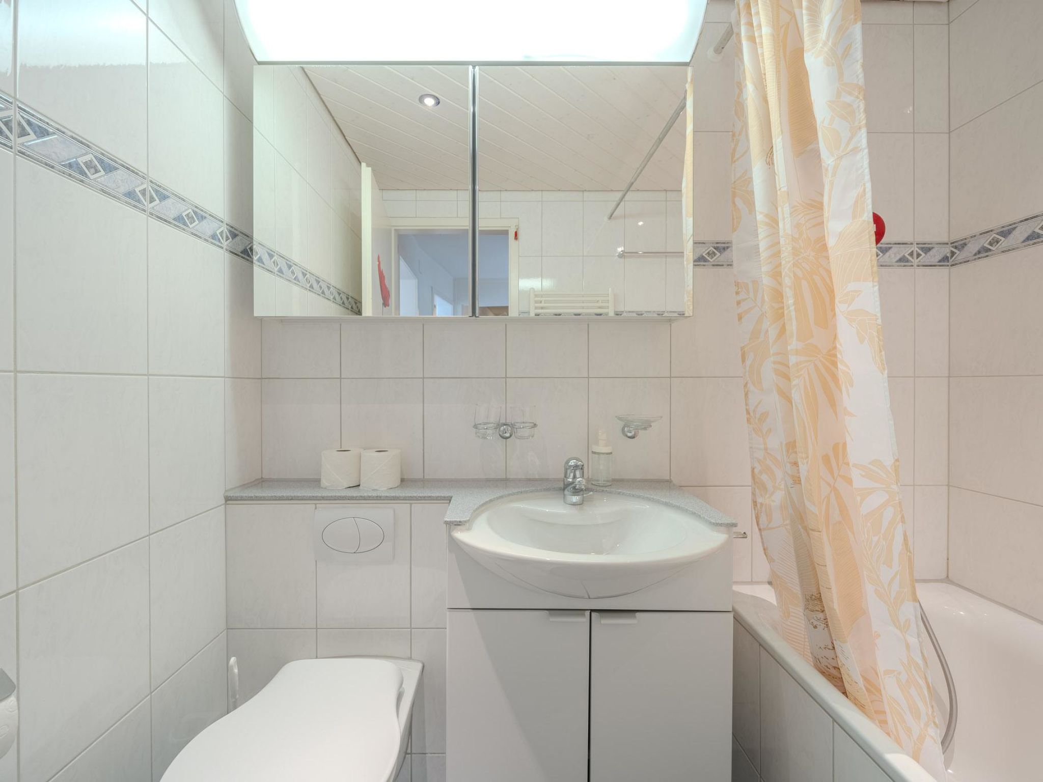 Photo of Viktoria A22 by Arosa Vacations Appartement/Fewo, Dusche und Badewanne, 3 Schlaf