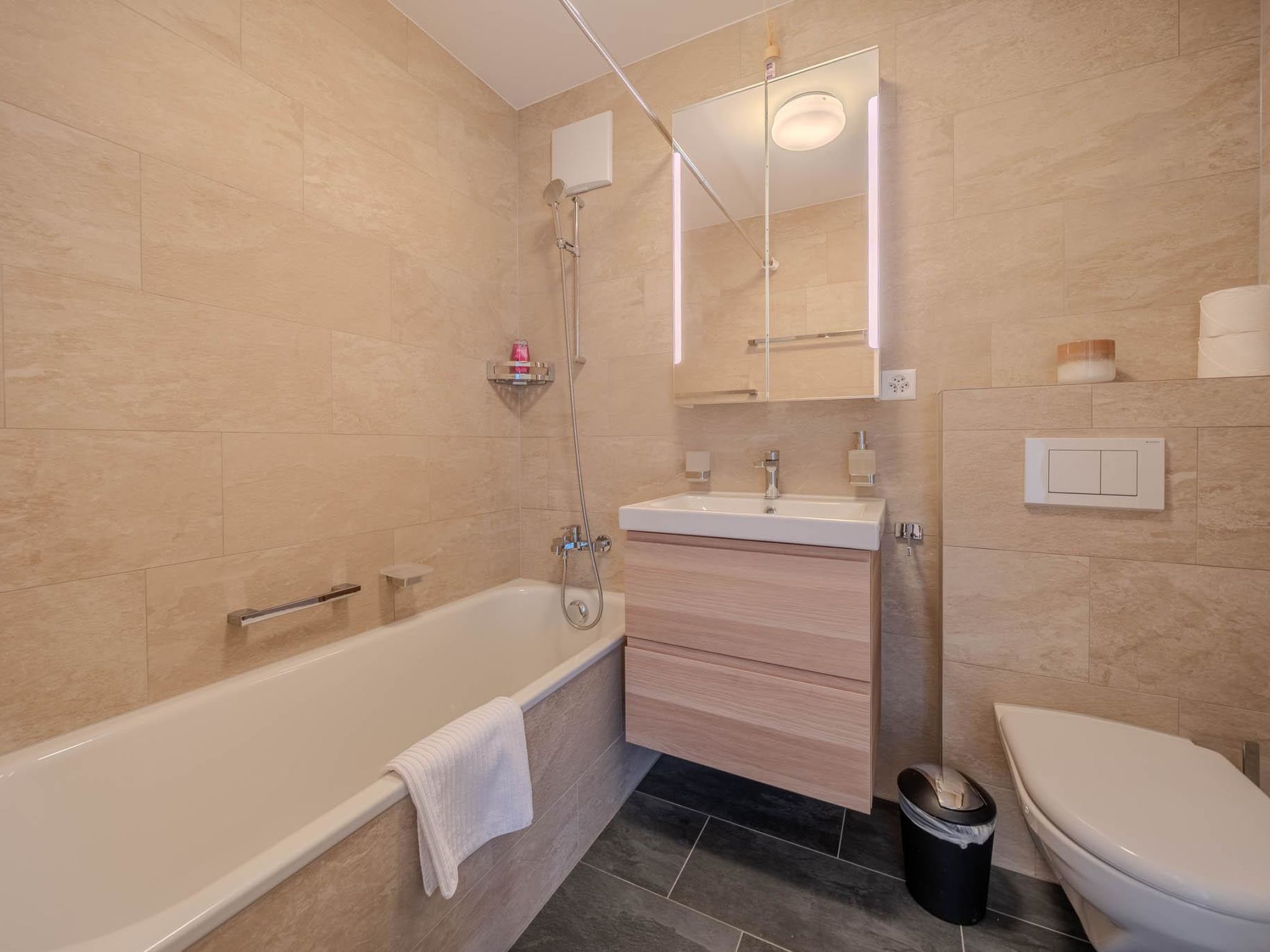 Photo of Viktoria B33 by Arosa Vacations Appartement/Fewo, Dusche und Bad, WC, 2 Schlafrä