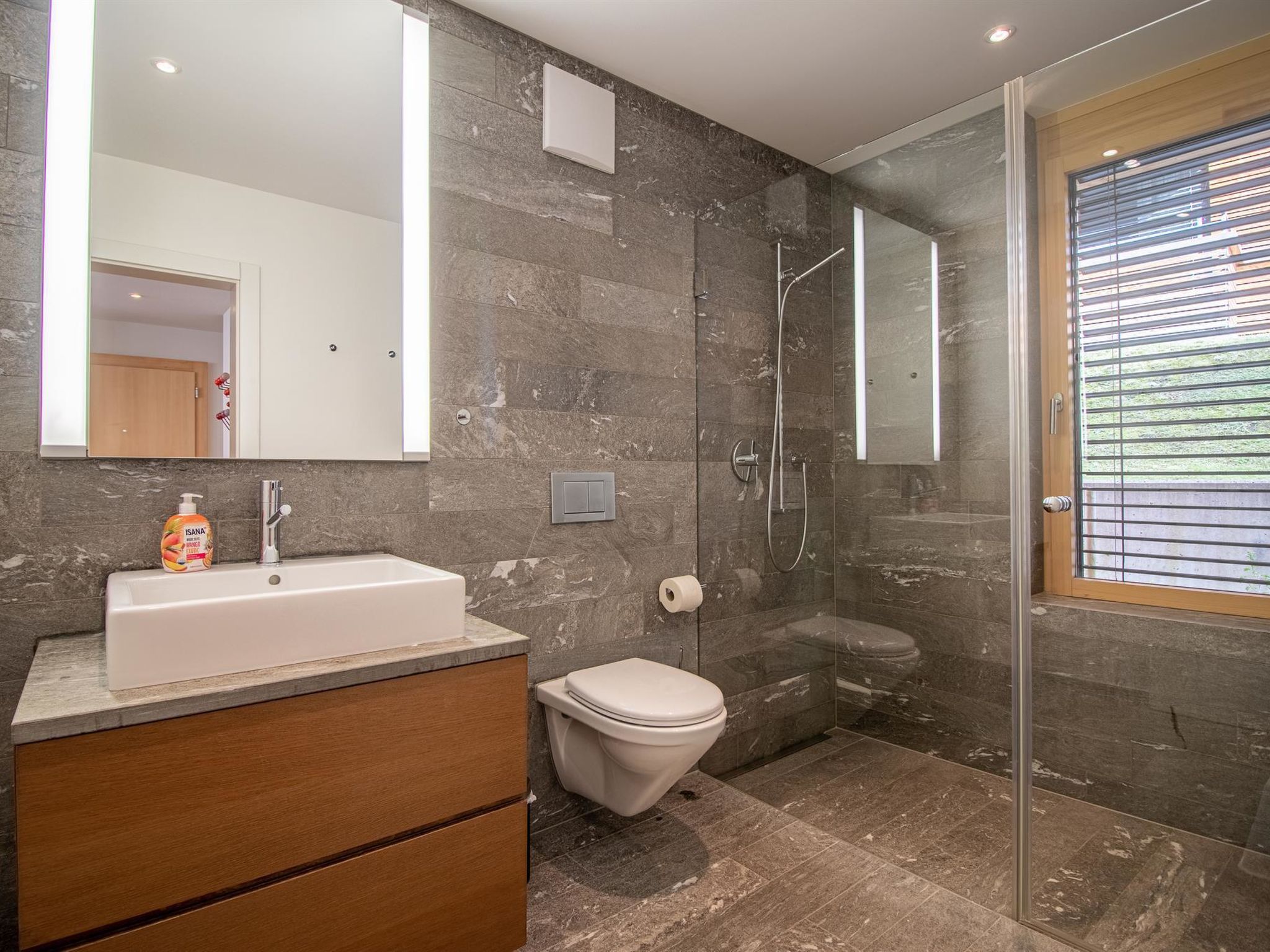 Photo of PlantA rosa by Arosa Holiday Appartement/Fewo, Dusche oder Bad, WC, 6-Bettwohnun