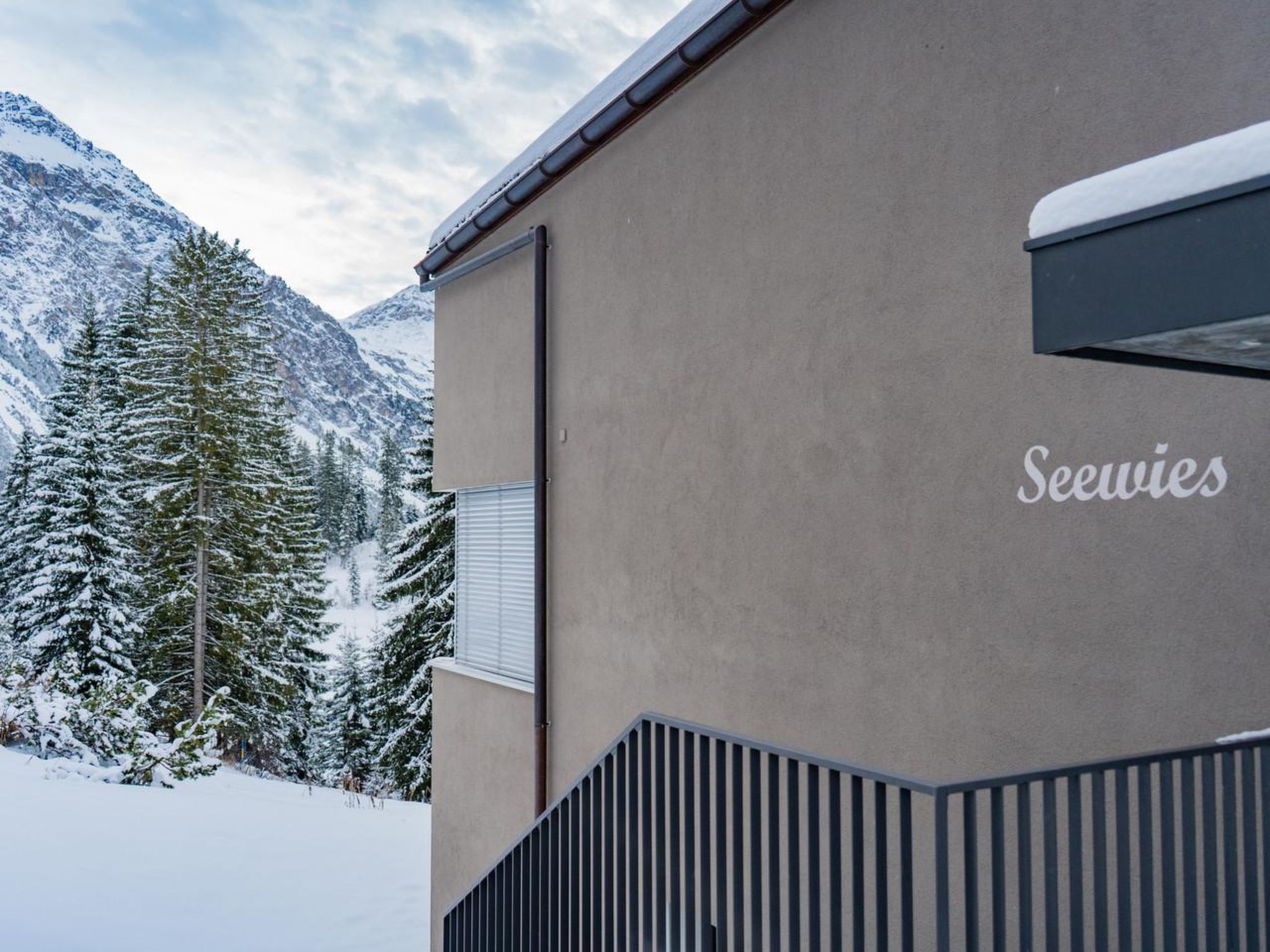 Photo of 80m2 Luxus Ferienwohnung im Parterre, 4 Betten