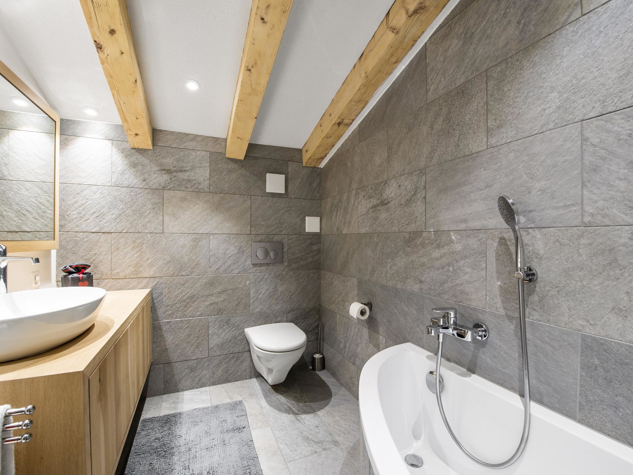 Photo of Rothornblick 65 by Arosa Holiday Appartement/Fewo, Dusche und Bad, WC, 6-Bettwoh