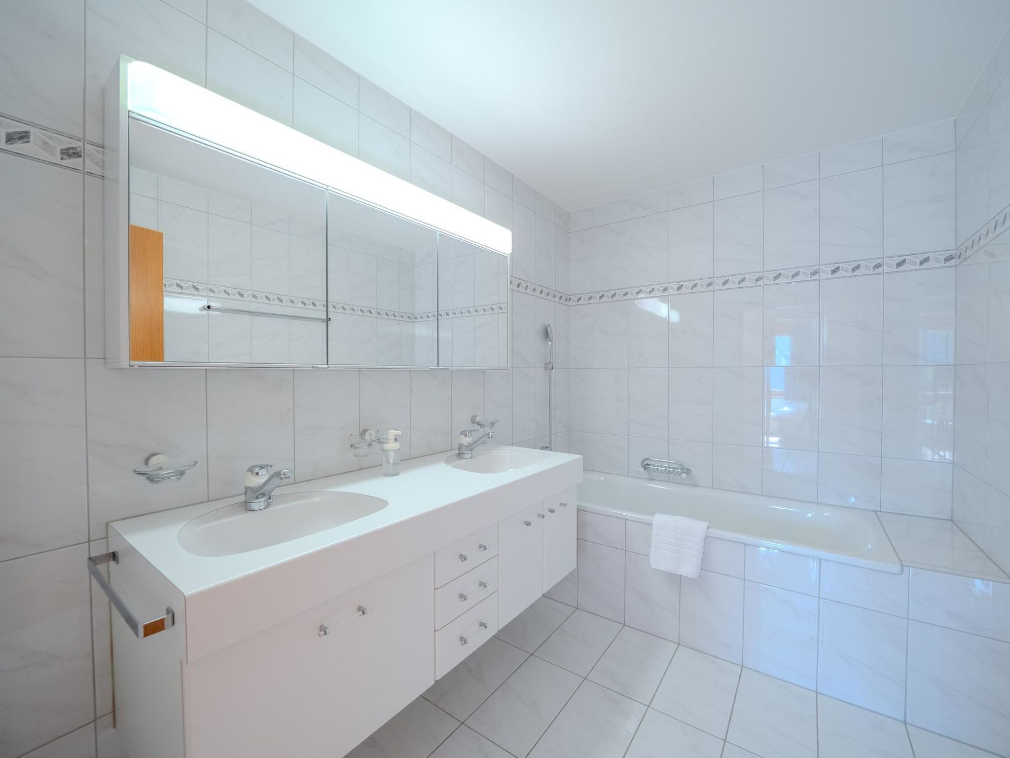 Photo of Casa Cresta C32 by Arosa Vacations Appartement/Fewo, Dusche und Bad, WC, 2 Schla