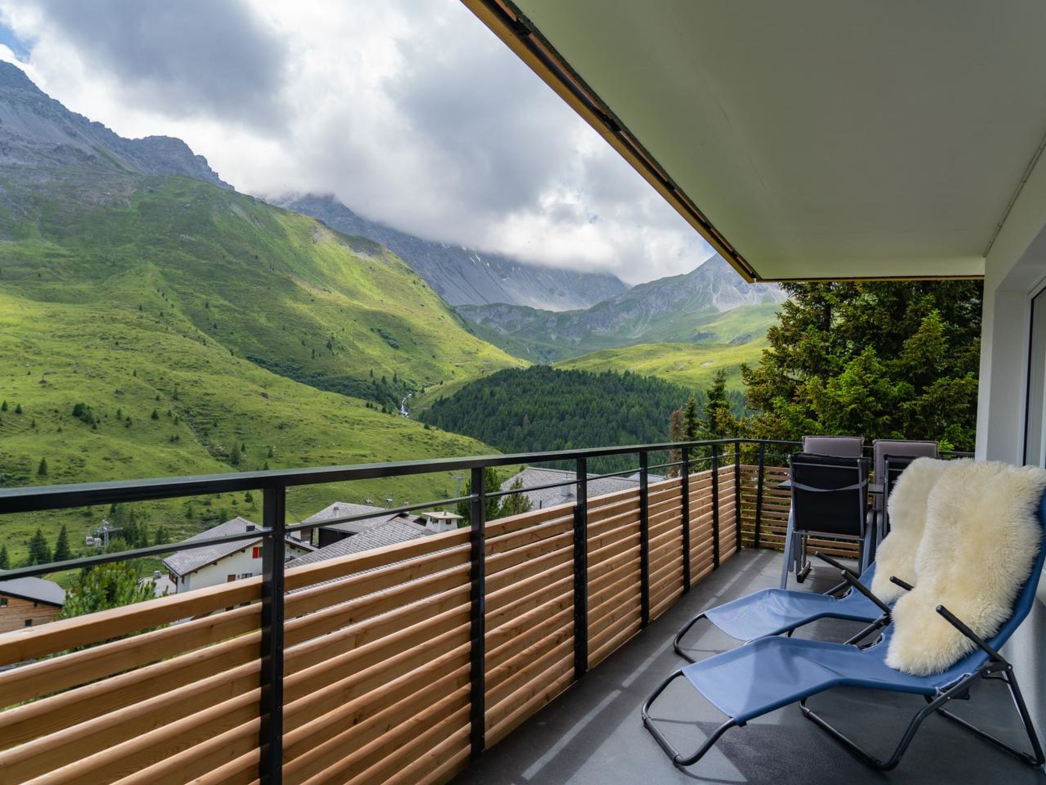 Photo of 4.5-Zimmer renovierte Ferienwohnung mit Südbalkon