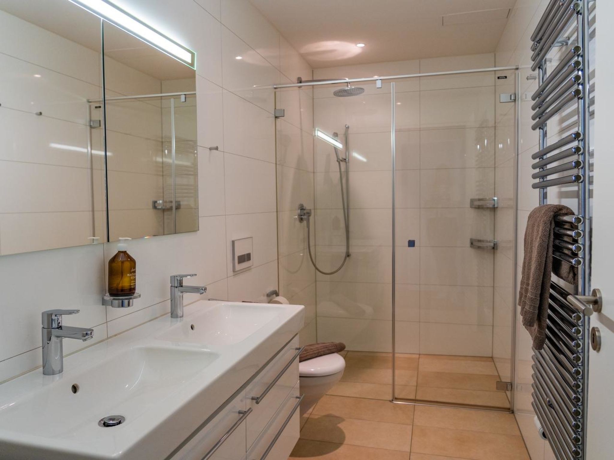 Photo of 130m2 Luxuswohnung mit grossem Balkon, 7 Personen