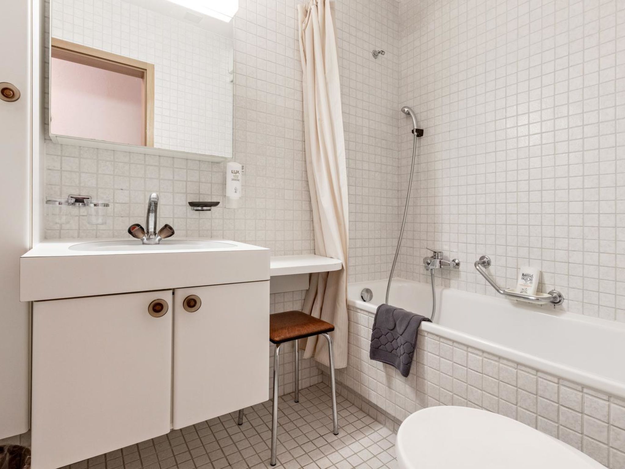 Photo of Tschuggenweg 11 Appartement/Fewo, Bad, WC, 4-Bettwohnung 4-Bettwohnung