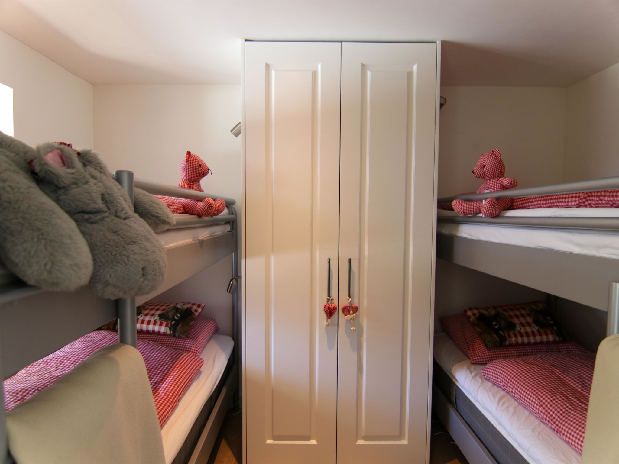 Photo of Eden 2 by Arosa Holiday Appartement/Fewo, Bad, WC, 6-Bettwohnung