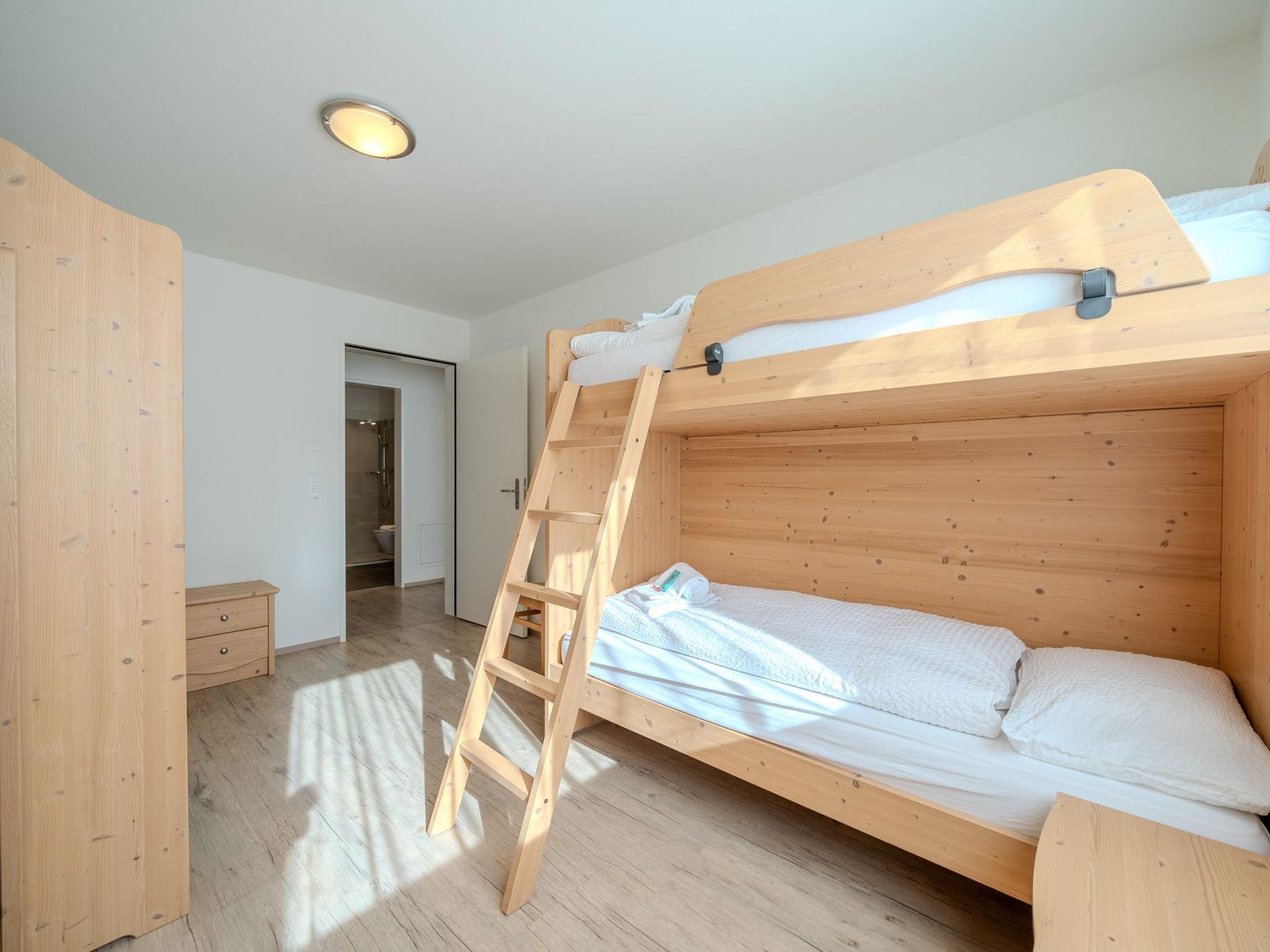 Photo of Sunnaschy Heidi by Arosa Vacations Appartement/Fewo, Dusche und Badewanne, 2 Sch